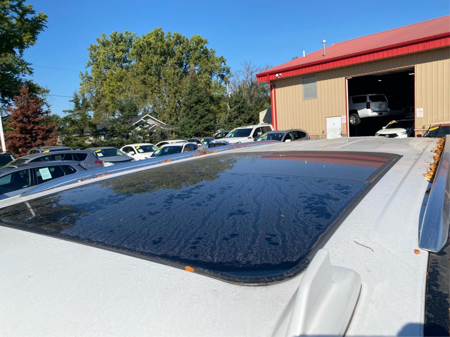 2021 WHITE GMC YUKON DENALI (1GKS2DKL4MR) with an 6.2L engine, Automatic transmission, located at 908 SE 14th Street, Des Moines, IA, 50317, (515) 281-0330, 41.580303, -93.597046 - Photo#11