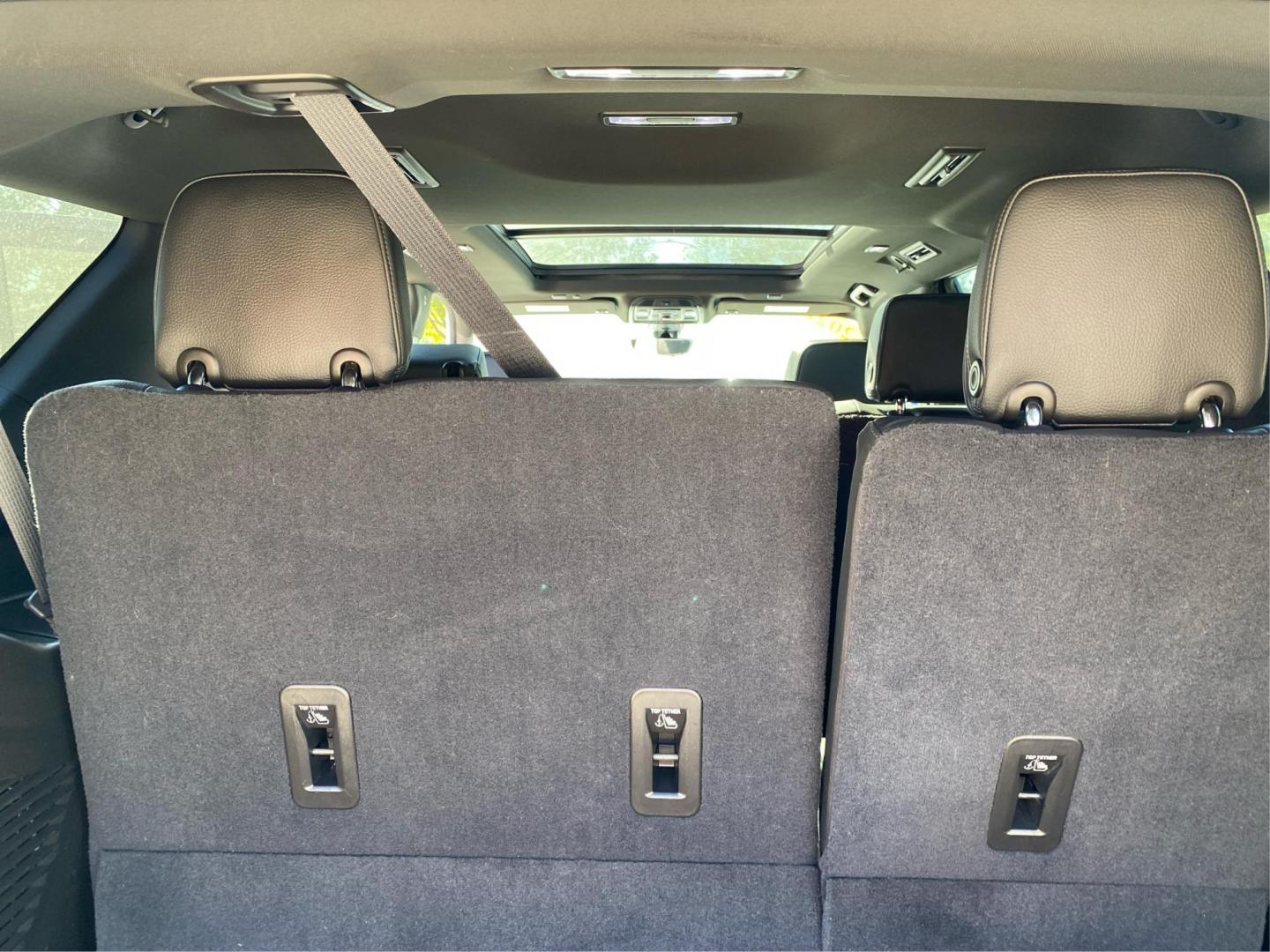 2021 WHITE GMC YUKON DENALI (1GKS2DKL4MR) with an 6.2L engine, Automatic transmission, located at 908 SE 14th Street, Des Moines, IA, 50317, (515) 281-0330, 41.580303, -93.597046 - Photo#12