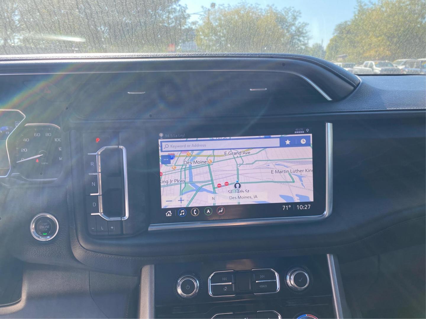 2021 WHITE GMC YUKON DENALI (1GKS2DKL4MR) with an 6.2L engine, Automatic transmission, located at 908 SE 14th Street, Des Moines, IA, 50317, (515) 281-0330, 41.580303, -93.597046 - Photo#13