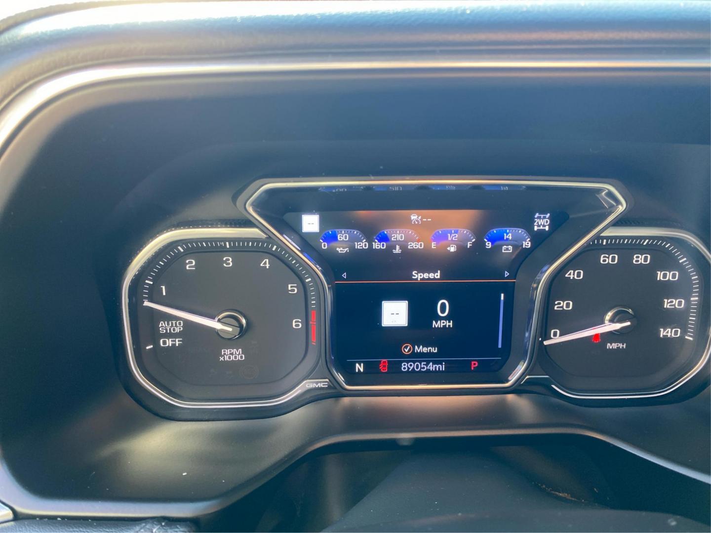 2021 WHITE GMC YUKON DENALI (1GKS2DKL4MR) with an 6.2L engine, Automatic transmission, located at 908 SE 14th Street, Des Moines, IA, 50317, (515) 281-0330, 41.580303, -93.597046 - Photo#15