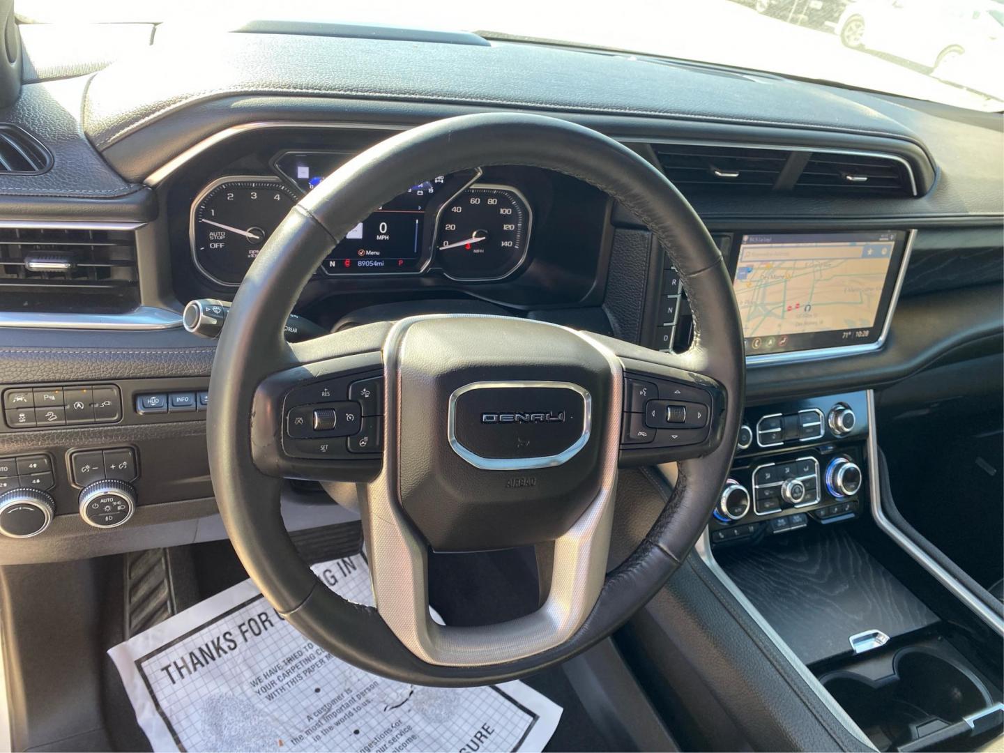 2021 WHITE GMC YUKON DENALI (1GKS2DKL4MR) with an 6.2L engine, Automatic transmission, located at 908 SE 14th Street, Des Moines, IA, 50317, (515) 281-0330, 41.580303, -93.597046 - Photo#16