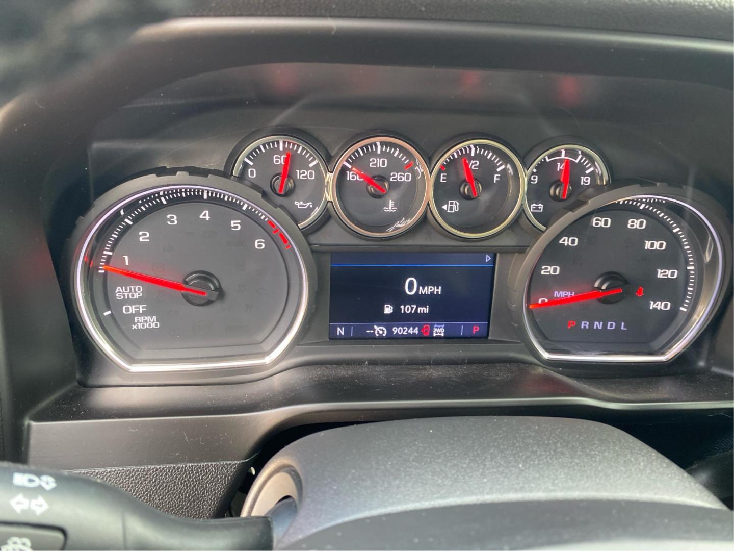 2020 SILVER CHEVROLET SILVERADO 1500 LT (3GCUYDED0LG) with an 5.3L engine, Automatic transmission, located at 908 SE 14th Street, Des Moines, IA, 50317, (515) 281-0330, 41.580303, -93.597046 - Photo#13