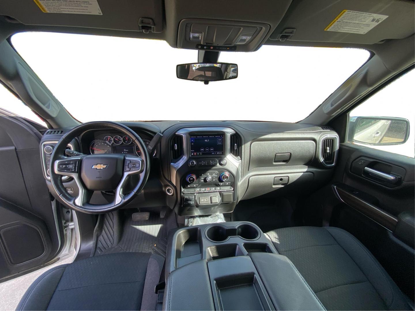 2020 SILVER CHEVROLET SILVERADO 1500 LT (3GCUYDED0LG) with an 5.3L engine, Automatic transmission, located at 908 SE 14th Street, Des Moines, IA, 50317, (515) 281-0330, 41.580303, -93.597046 - Photo#20