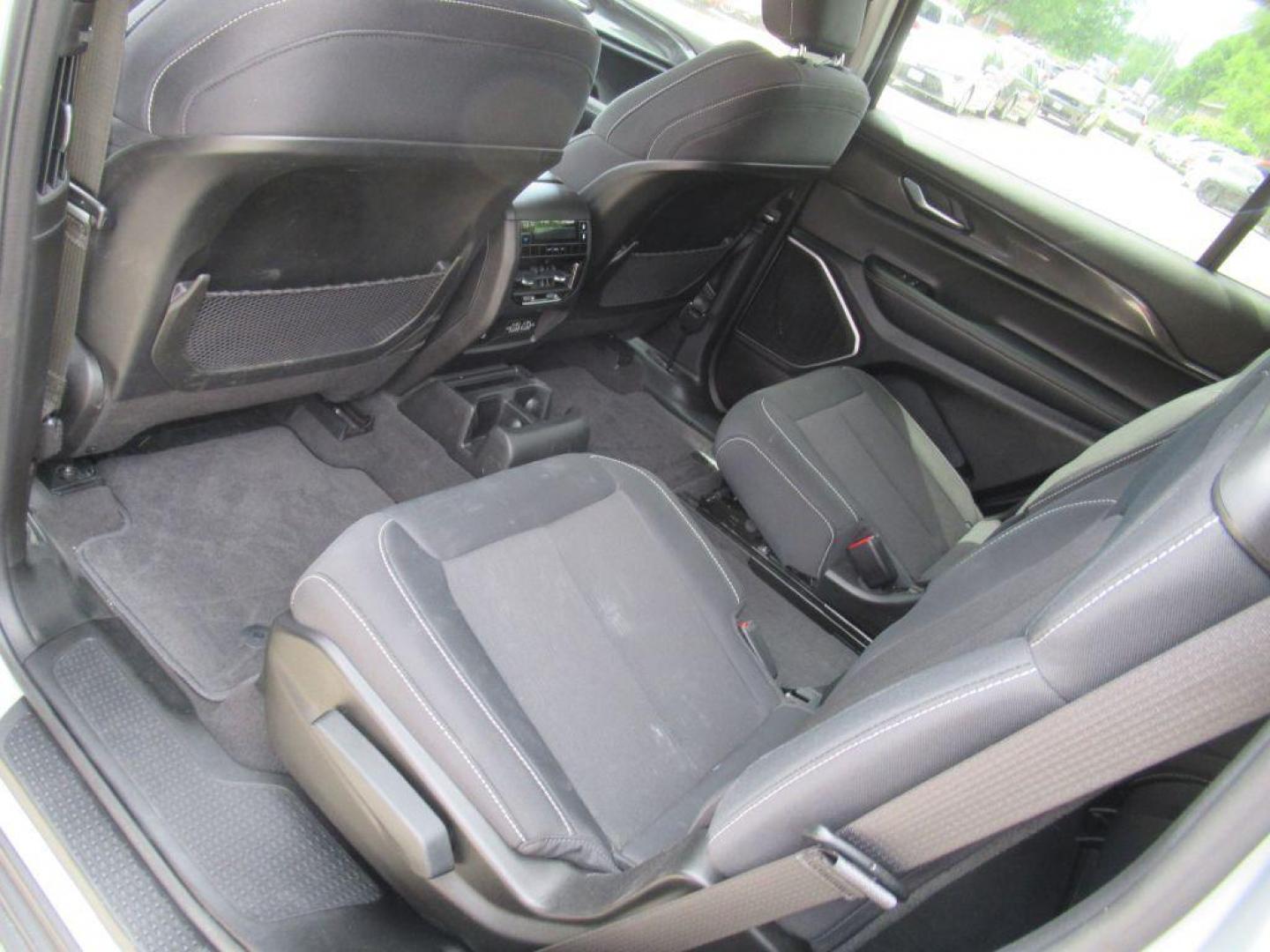 2022 SILVER JEEP GRAND CHEROKEE L LAREDO (1C4RJKAG7N8) with an 3.6L engine, Automatic transmission, located at 908 SE 14th Street, Des Moines, IA, 50317, (515) 281-0330, 41.580303, -93.597046 - Photo#16
