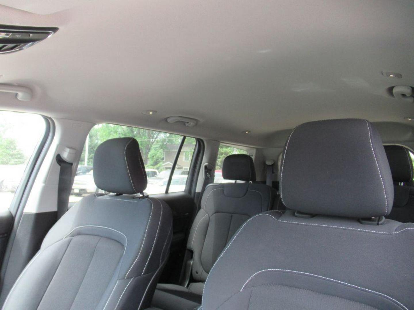 2022 SILVER JEEP GRAND CHEROKEE L LAREDO (1C4RJKAG7N8) with an 3.6L engine, Automatic transmission, located at 908 SE 14th Street, Des Moines, IA, 50317, (515) 281-0330, 41.580303, -93.597046 - Photo#18