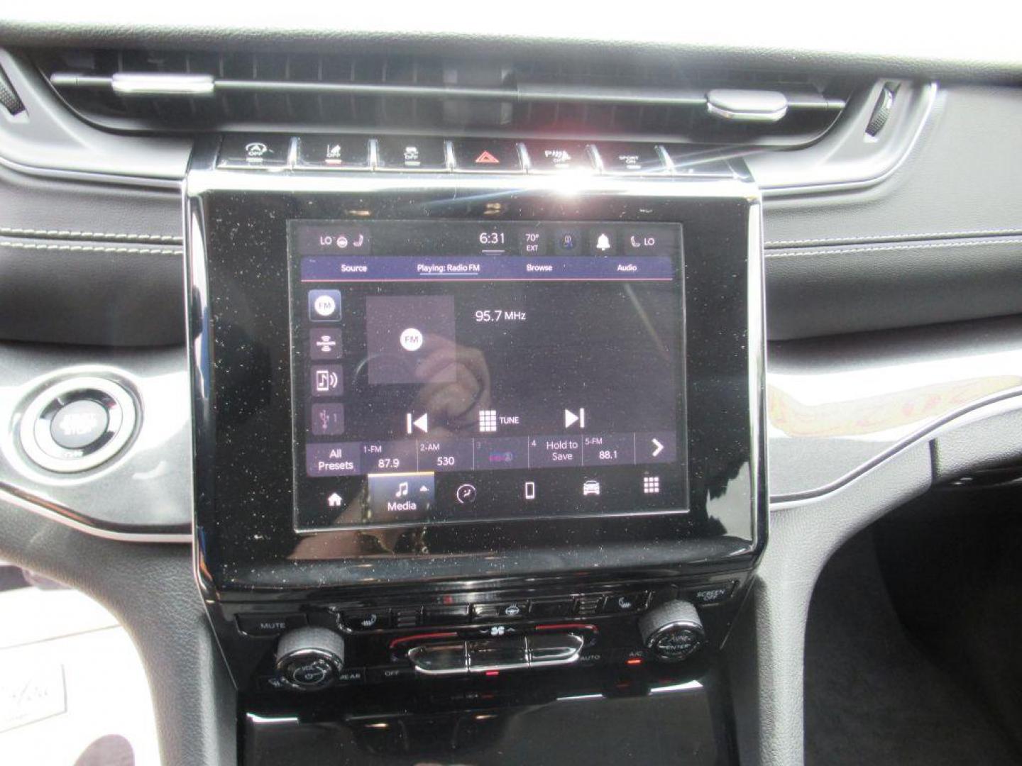 2022 SILVER JEEP GRAND CHEROKEE L LAREDO (1C4RJKAG7N8) with an 3.6L engine, Automatic transmission, located at 908 SE 14th Street, Des Moines, IA, 50317, (515) 281-0330, 41.580303, -93.597046 - Photo#21