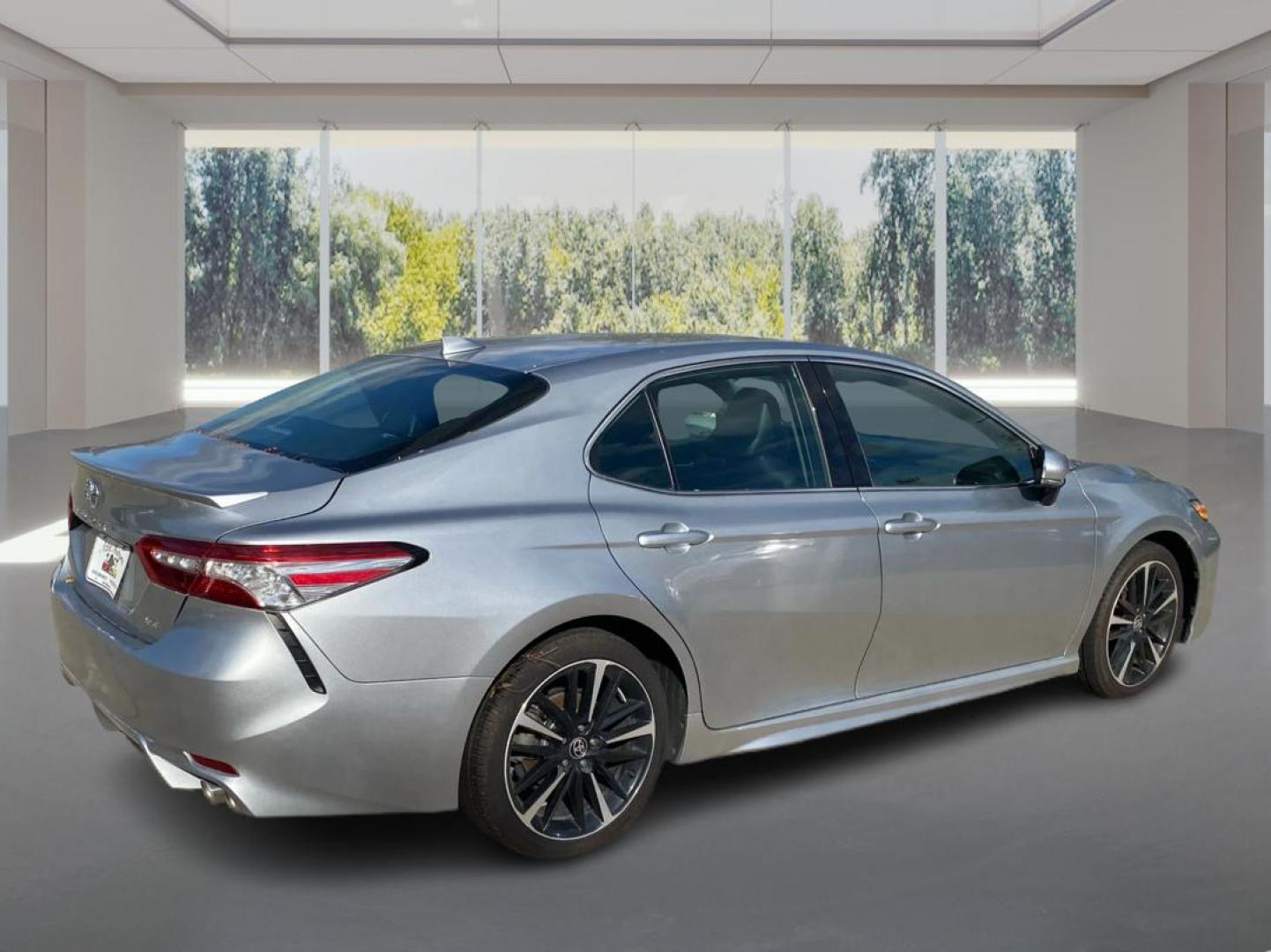 2020 SILVER TOYOTA CAMRY XSE (4T1K61AK0LU) with an 2.5L engine, Automatic transmission, located at 908 SE 14th Street, Des Moines, IA, 50317, (515) 281-0330, 41.580303, -93.597046 - Photo#2