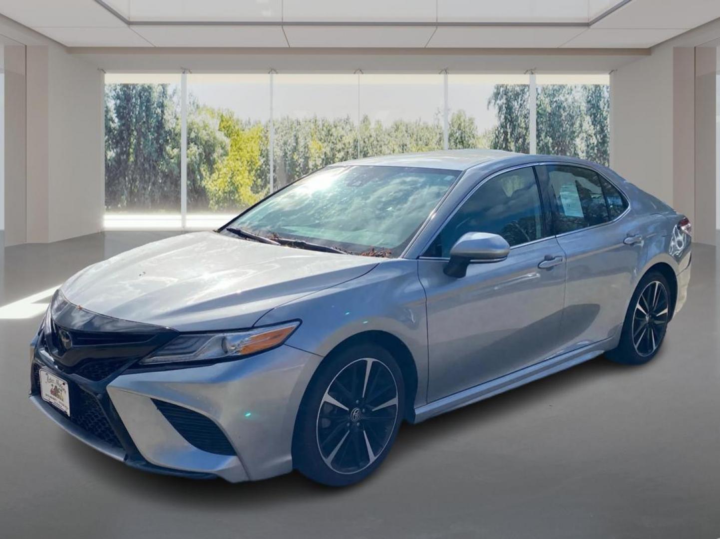 2020 SILVER TOYOTA CAMRY XSE (4T1K61AK0LU) with an 2.5L engine, Automatic transmission, located at 908 SE 14th Street, Des Moines, IA, 50317, (515) 281-0330, 41.580303, -93.597046 - Photo#7