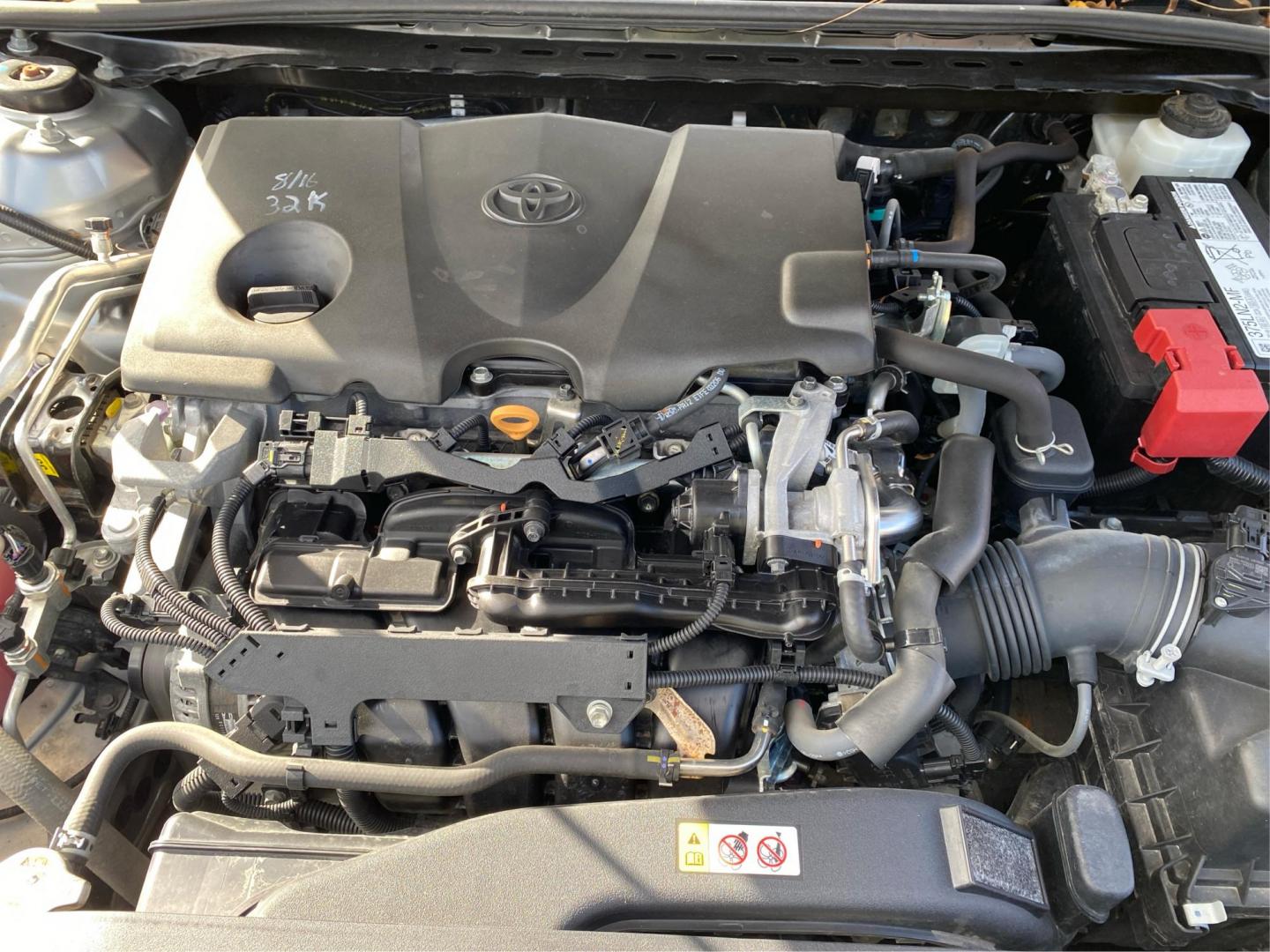 2020 SILVER TOYOTA CAMRY XSE (4T1K61AK0LU) with an 2.5L engine, Automatic transmission, located at 908 SE 14th Street, Des Moines, IA, 50317, (515) 281-0330, 41.580303, -93.597046 - Photo#10