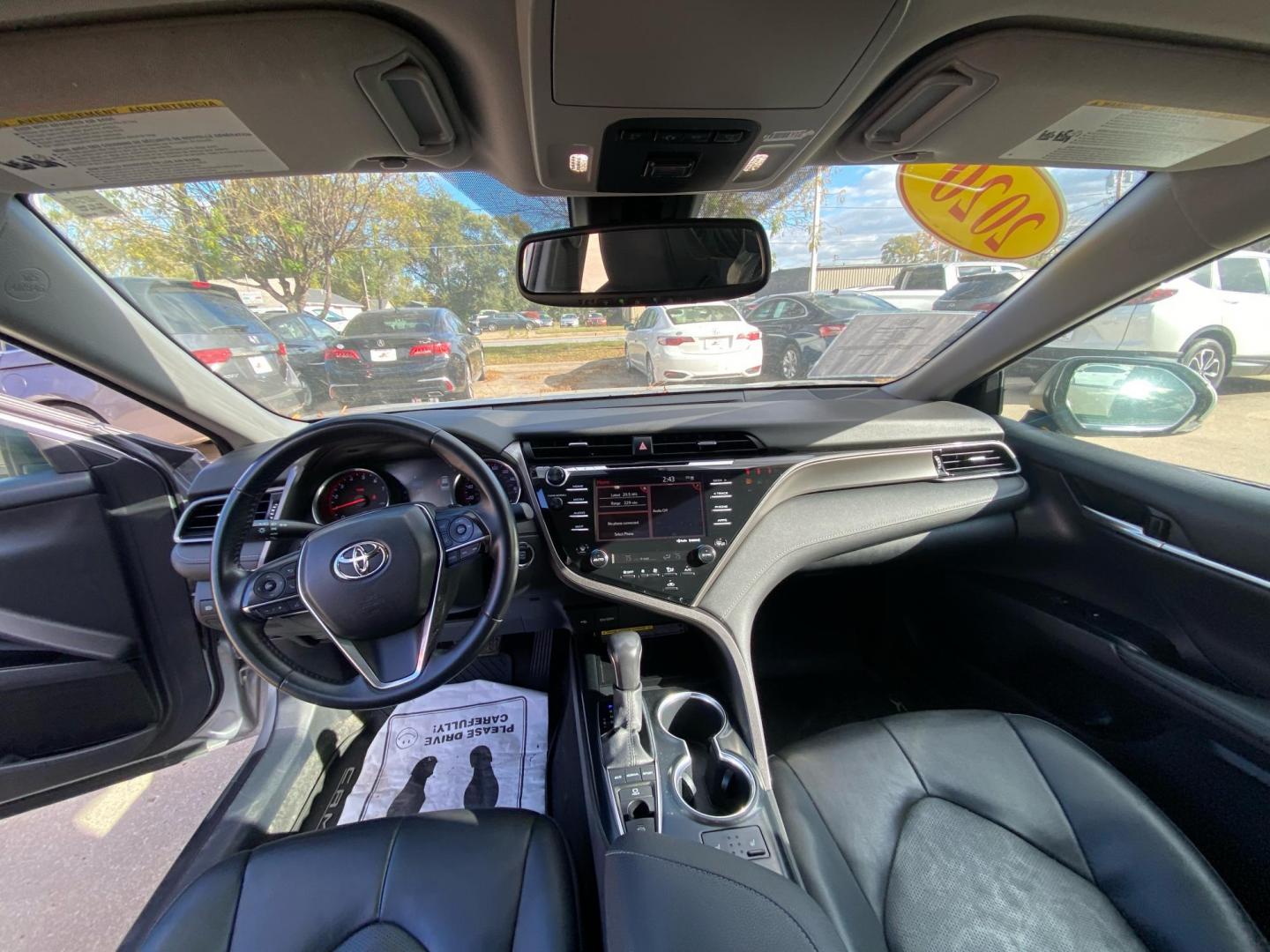2020 SILVER TOYOTA CAMRY XSE (4T1K61AK0LU) with an 2.5L engine, Automatic transmission, located at 908 SE 14th Street, Des Moines, IA, 50317, (515) 281-0330, 41.580303, -93.597046 - Photo#20