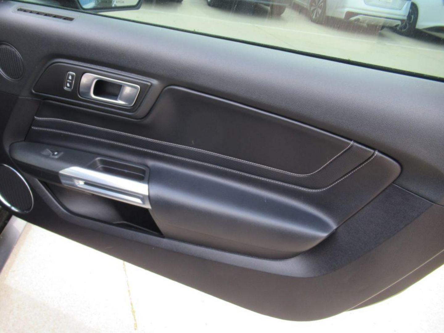 2019 BLACK FORD MUSTANG GT (1FA6P8CF6K5) with an 5.0L engine, Automatic transmission, located at 908 SE 14th Street, Des Moines, IA, 50317, (515) 281-0330, 41.580303, -93.597046 - Photo#9