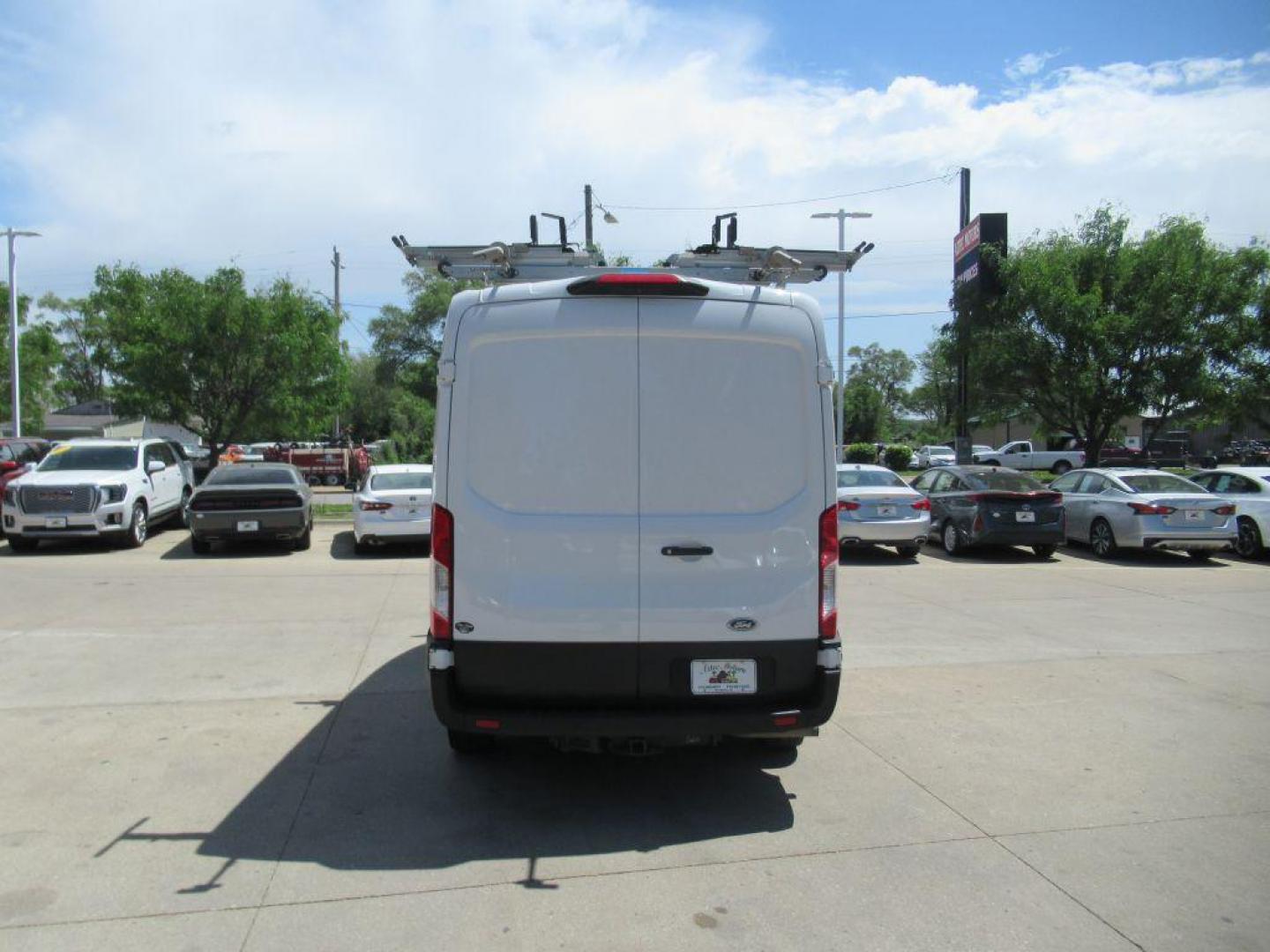 2021 WHITE FORD TRANSIT T-250 (1FTBR1C8XMK) with an 3.5L engine, Automatic transmission, located at 908 SE 14th Street, Des Moines, IA, 50317, (515) 281-0330, 41.580303, -93.597046 - Photo#5