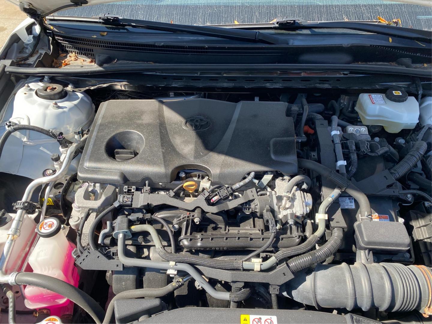 2021 WHITE TOYOTA CAMRY LE (4T1C31AKXMU) with an 2.5L engine, Continuously Variable transmission, located at 908 SE 14th Street, Des Moines, IA, 50317, (515) 281-0330, 41.580303, -93.597046 - Photo#10