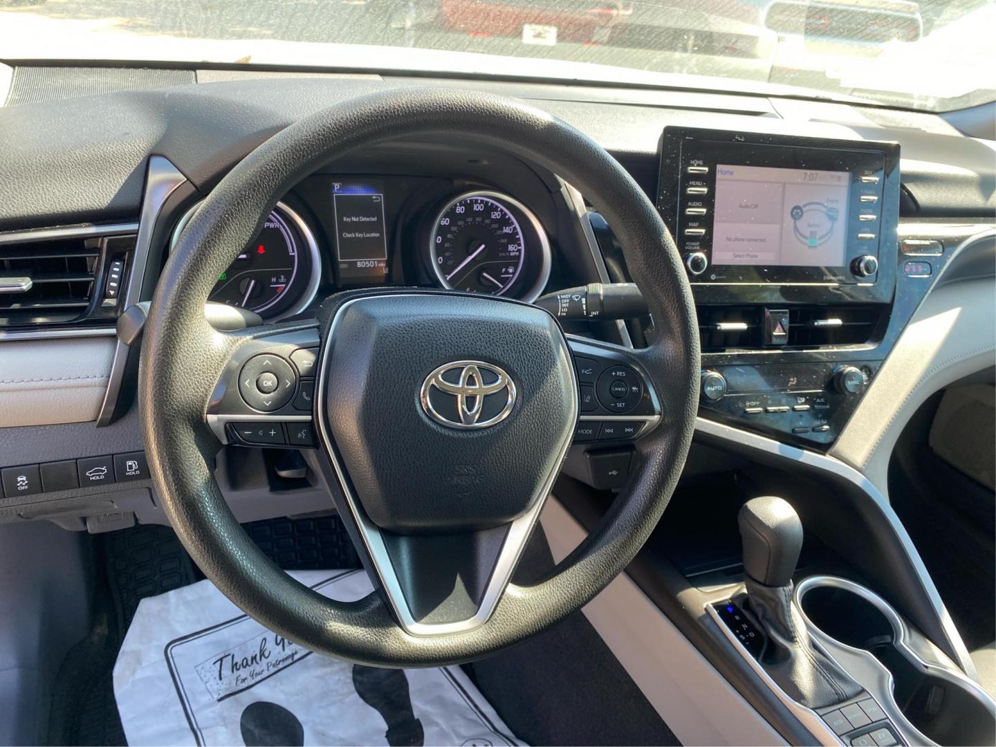 2021 WHITE TOYOTA CAMRY LE (4T1C31AKXMU) with an 2.5L engine, Continuously Variable transmission, located at 908 SE 14th Street, Des Moines, IA, 50317, (515) 281-0330, 41.580303, -93.597046 - Photo#16