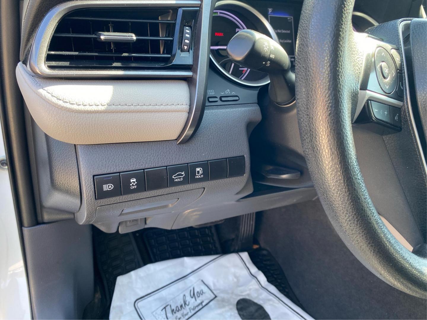 2021 WHITE TOYOTA CAMRY LE (4T1C31AKXMU) with an 2.5L engine, Continuously Variable transmission, located at 908 SE 14th Street, Des Moines, IA, 50317, (515) 281-0330, 41.580303, -93.597046 - Photo#17