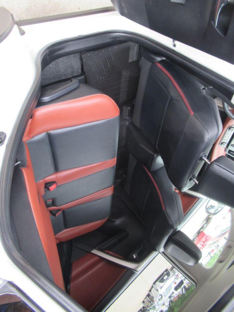 2015 WHITE TOYOTA RAV4 LIMITED (2T3DFREVXFW) with an 2.5L engine, Automatic transmission, located at 908 SE 14th Street, Des Moines, IA, 50317, (515) 281-0330, 41.580303, -93.597046 - Photo#15