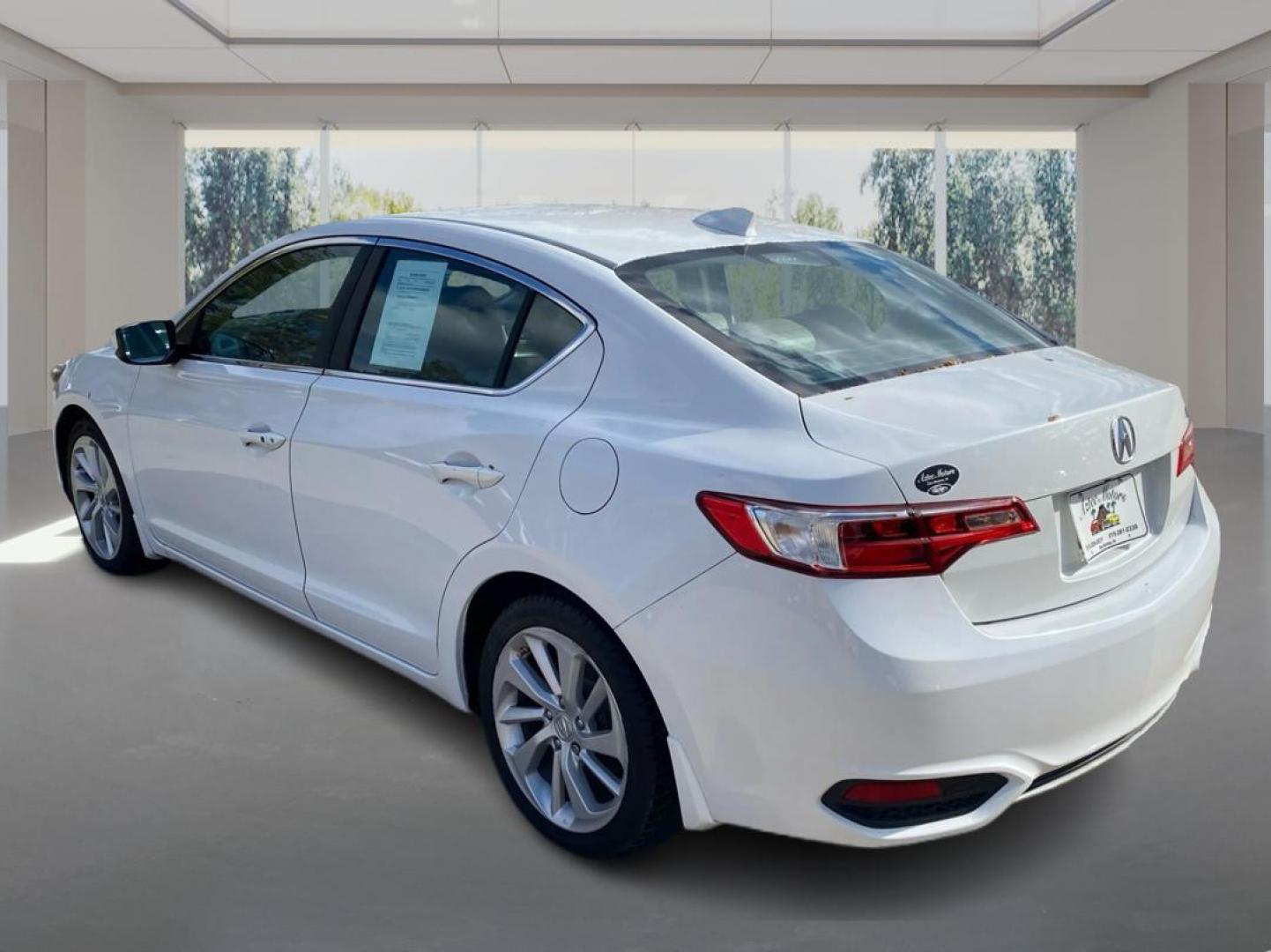 2017 WHITE ACURA ILX PREMIUM (19UDE2F70HA) with an 2.4L engine, Automatic transmission, located at 908 SE 14th Street, Des Moines, IA, 50317, (515) 281-0330, 41.580303, -93.597046 - Photo#4