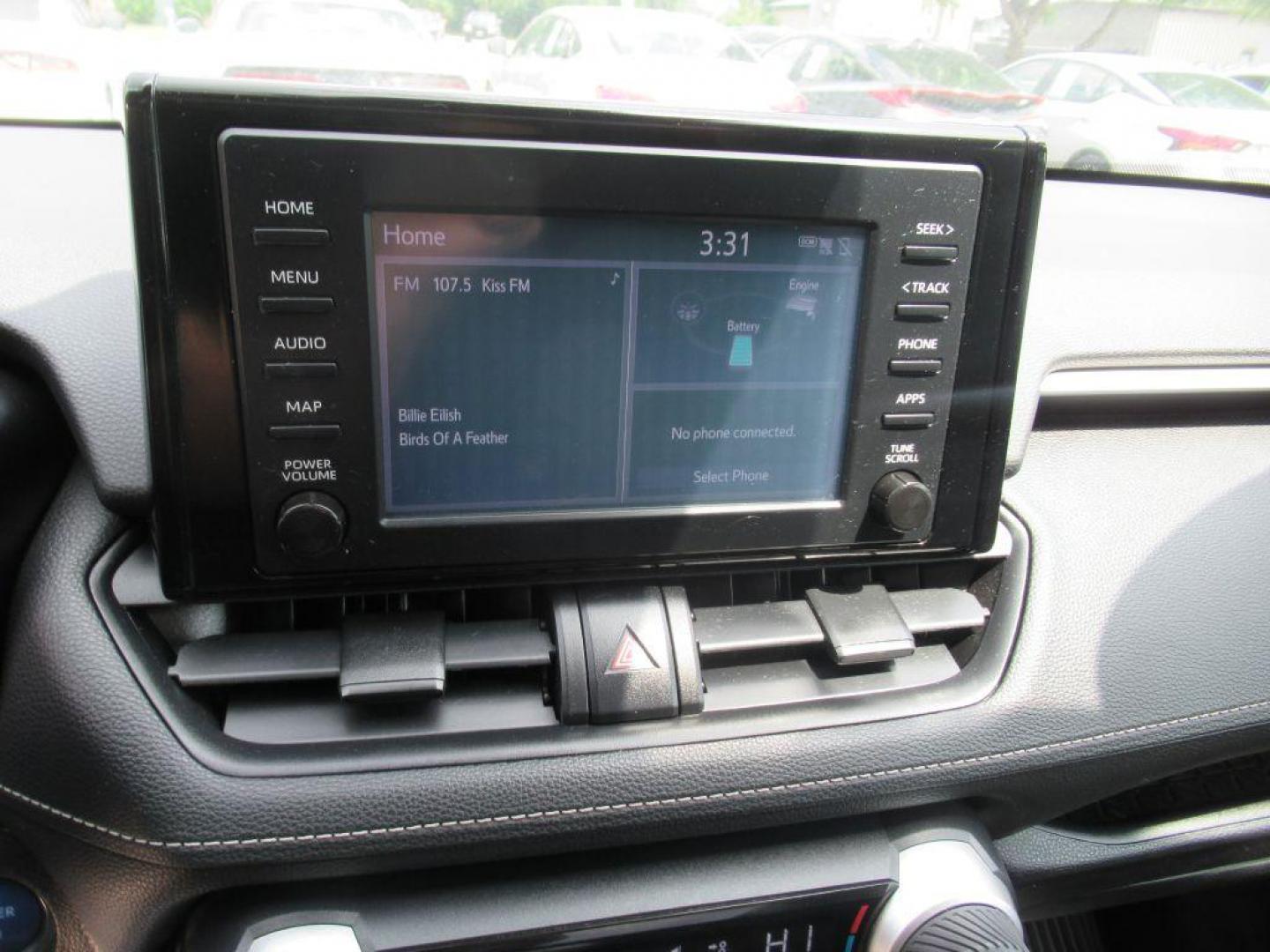 2019 SILVER TOYOTA RAV4 XLE (2T3RWRFV4KW) with an 2.5L engine, Automatic transmission, located at 908 SE 14th Street, Des Moines, IA, 50317, (515) 281-0330, 41.580303, -93.597046 - Photo#22