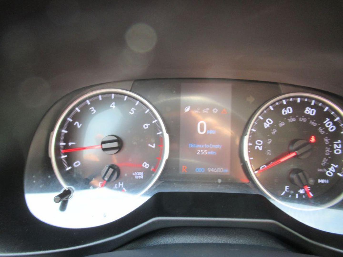 2019 WHITE TOYOTA RAV4 LE (2T3H1RFV9KW) with an 2.5L engine, Automatic transmission, located at 908 SE 14th Street, Des Moines, IA, 50317, (515) 281-0330, 41.580303, -93.597046 - Photo#25