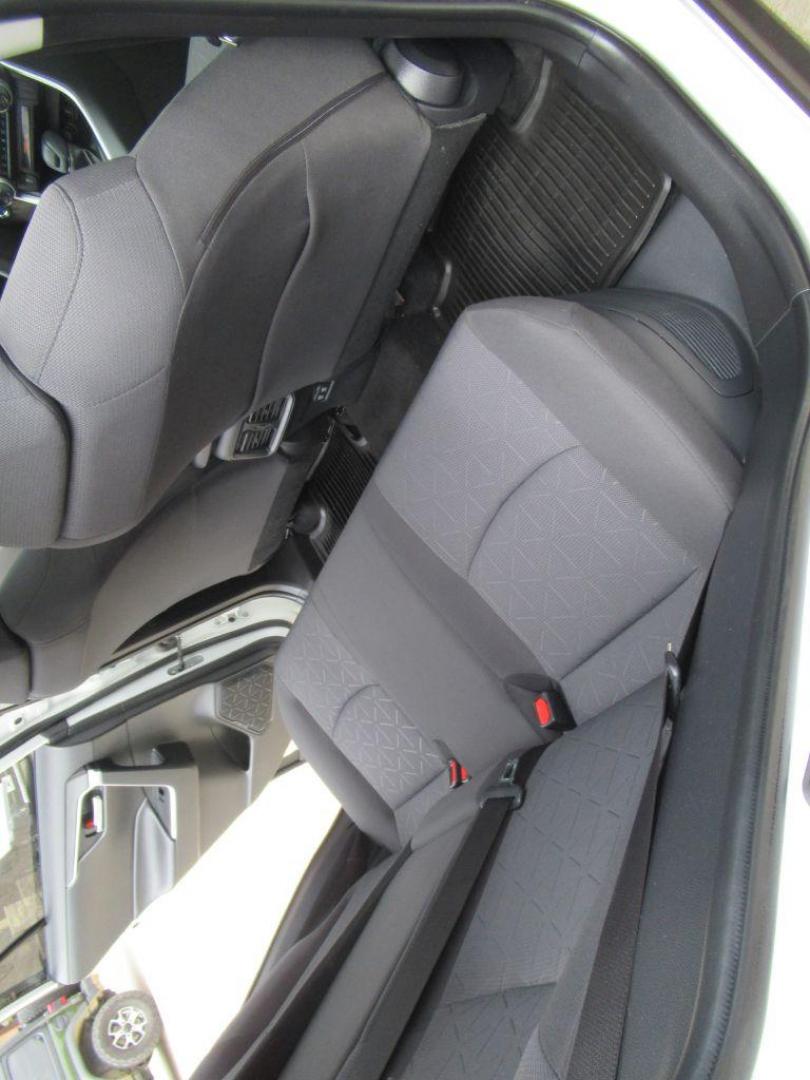 2020 WHITE TOYOTA RAV4 XLE (JTMR6RFV7LD) with an 2.5L engine, Continuously Variable transmission, located at 908 SE 14th Street, Des Moines, IA, 50317, (515) 281-0330, 41.580303, -93.597046 - Photo#14