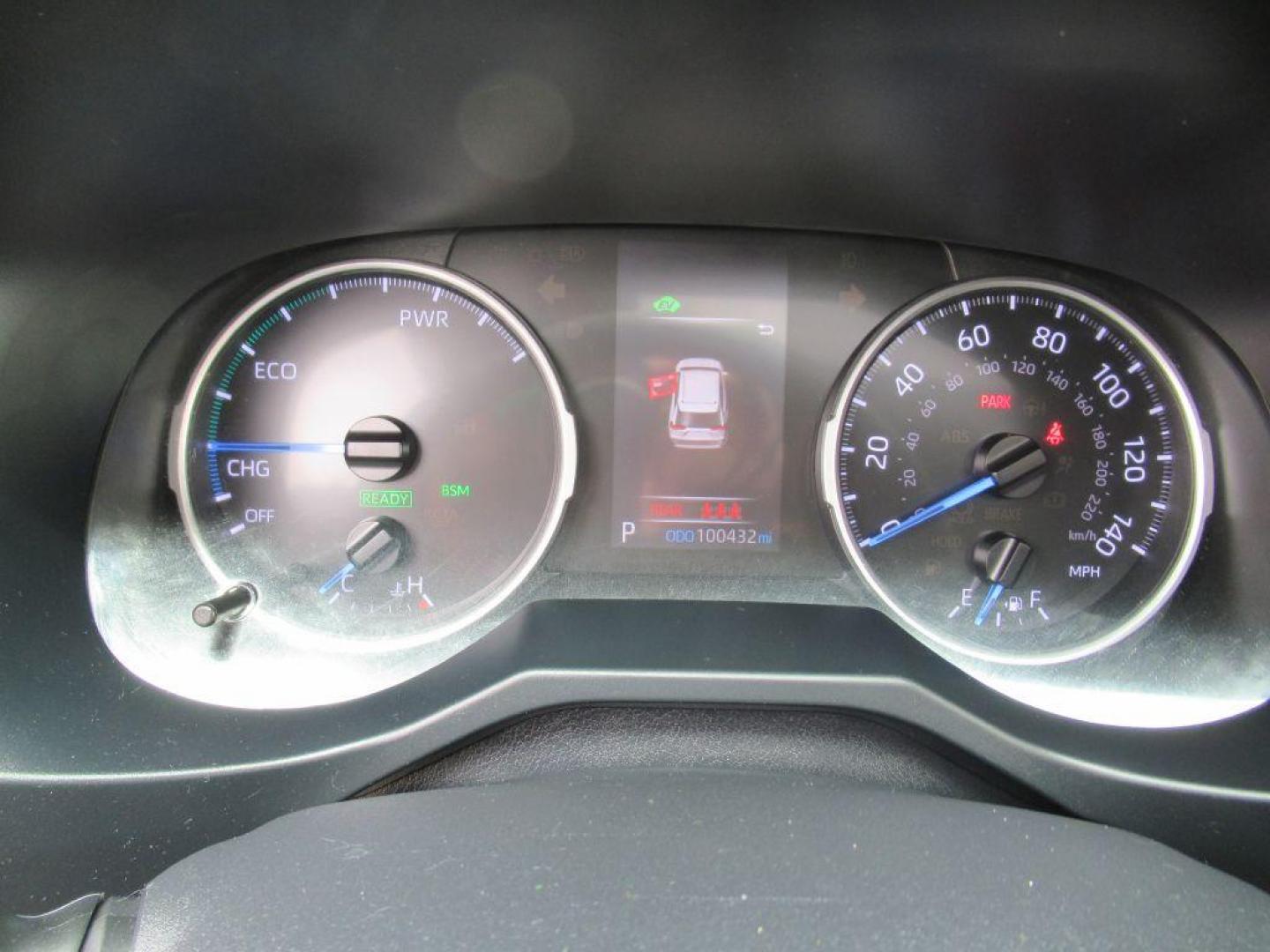2020 WHITE TOYOTA RAV4 XLE (JTMR6RFV7LD) with an 2.5L engine, Continuously Variable transmission, located at 908 SE 14th Street, Des Moines, IA, 50317, (515) 281-0330, 41.580303, -93.597046 - Photo#24