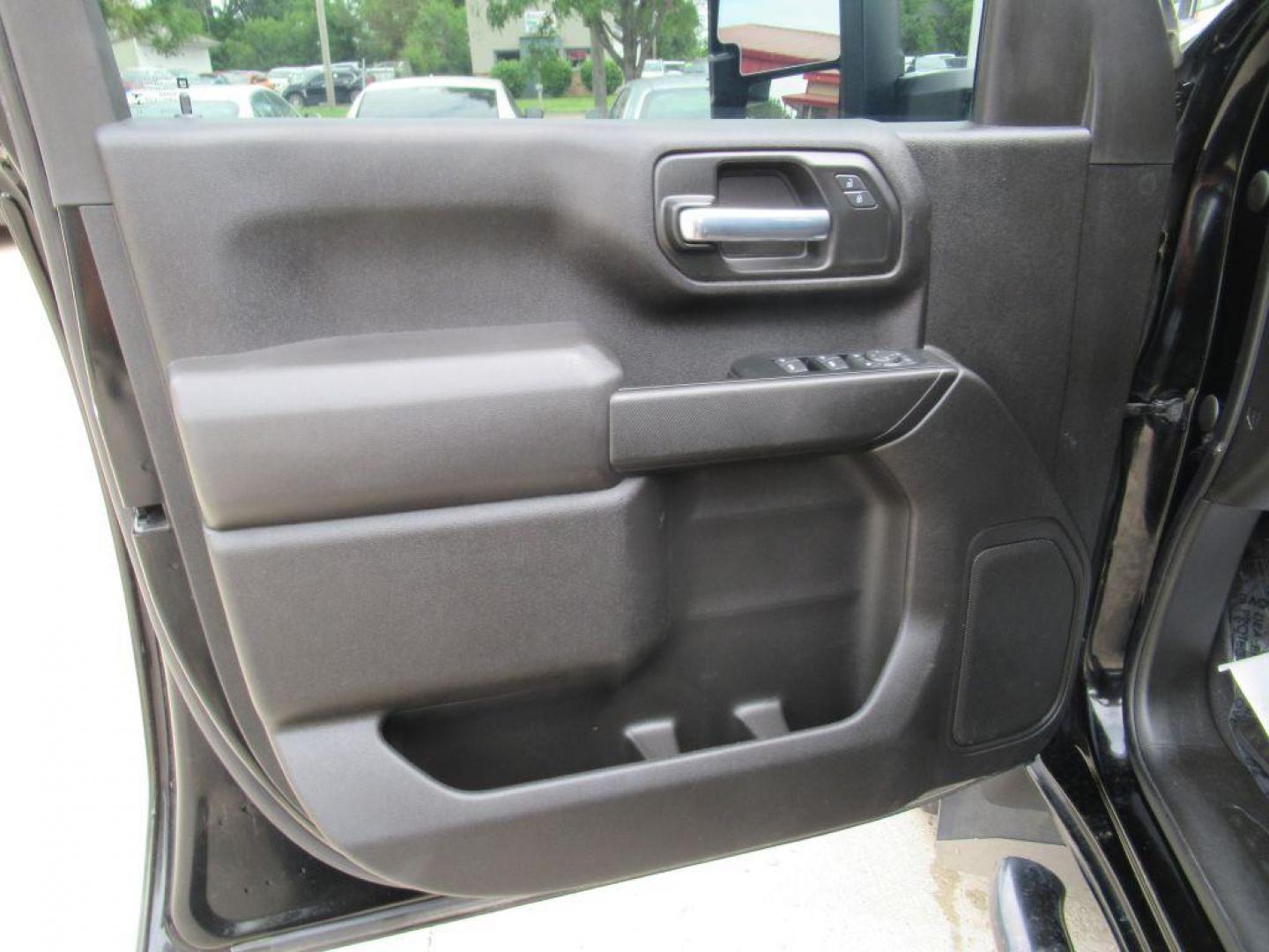 2024 BLACK CHEVROLET SILVERADO 2500 CUSTOM (1GC4YMEY2RF) with an 6.6L engine, Automatic transmission, located at 908 SE 14th Street, Des Moines, IA, 50317, (515) 281-0330, 41.580303, -93.597046 - Photo#9