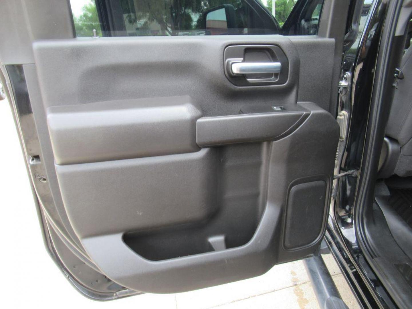 2024 BLACK CHEVROLET SILVERADO 2500 CUSTOM (1GC4YMEY2RF) with an 6.6L engine, Automatic transmission, located at 908 SE 14th Street, Des Moines, IA, 50317, (515) 281-0330, 41.580303, -93.597046 - Photo#10