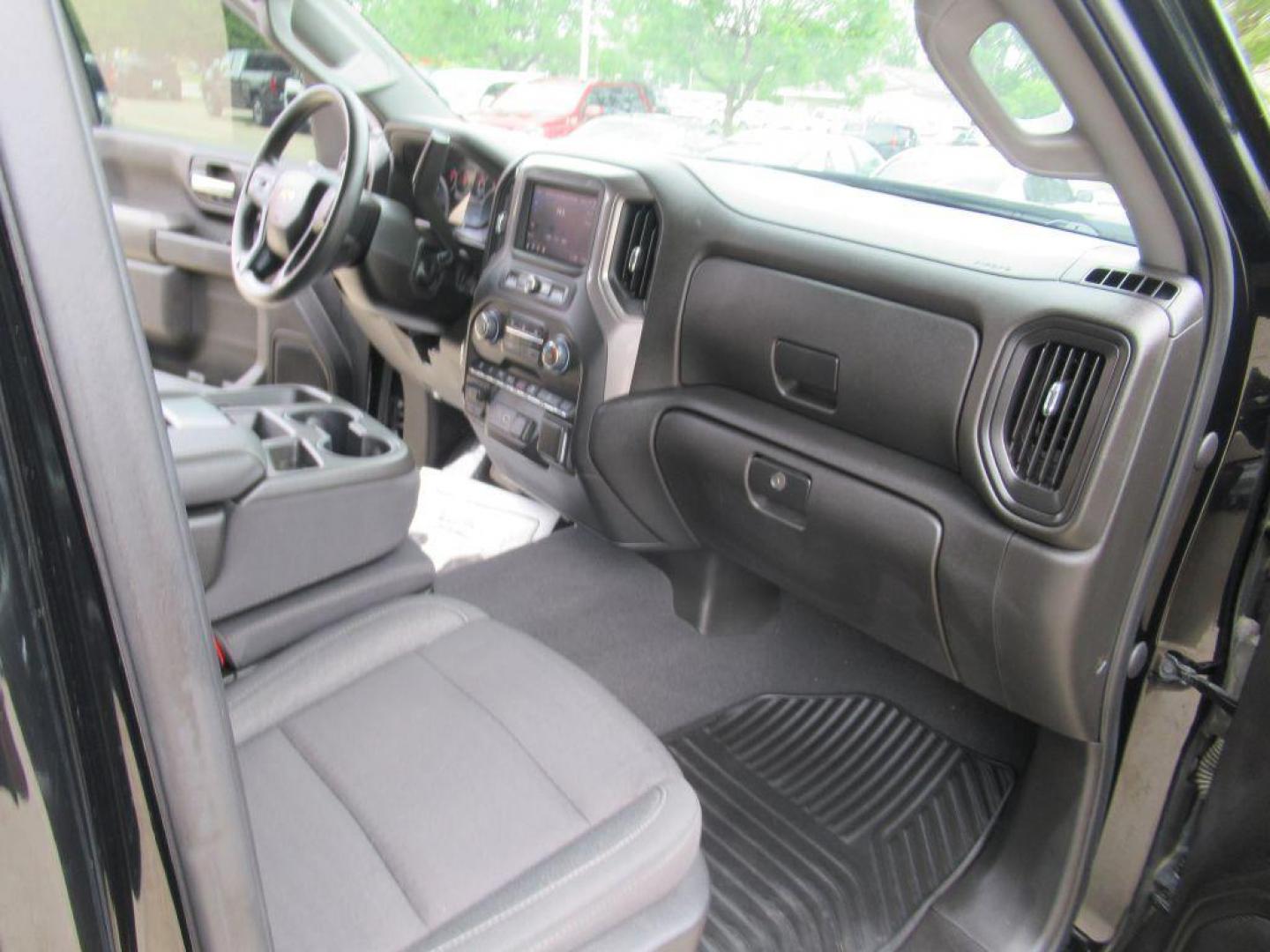 2024 BLACK CHEVROLET SILVERADO 2500 CUSTOM (1GC4YMEY2RF) with an 6.6L engine, Automatic transmission, located at 908 SE 14th Street, Des Moines, IA, 50317, (515) 281-0330, 41.580303, -93.597046 - Photo#13
