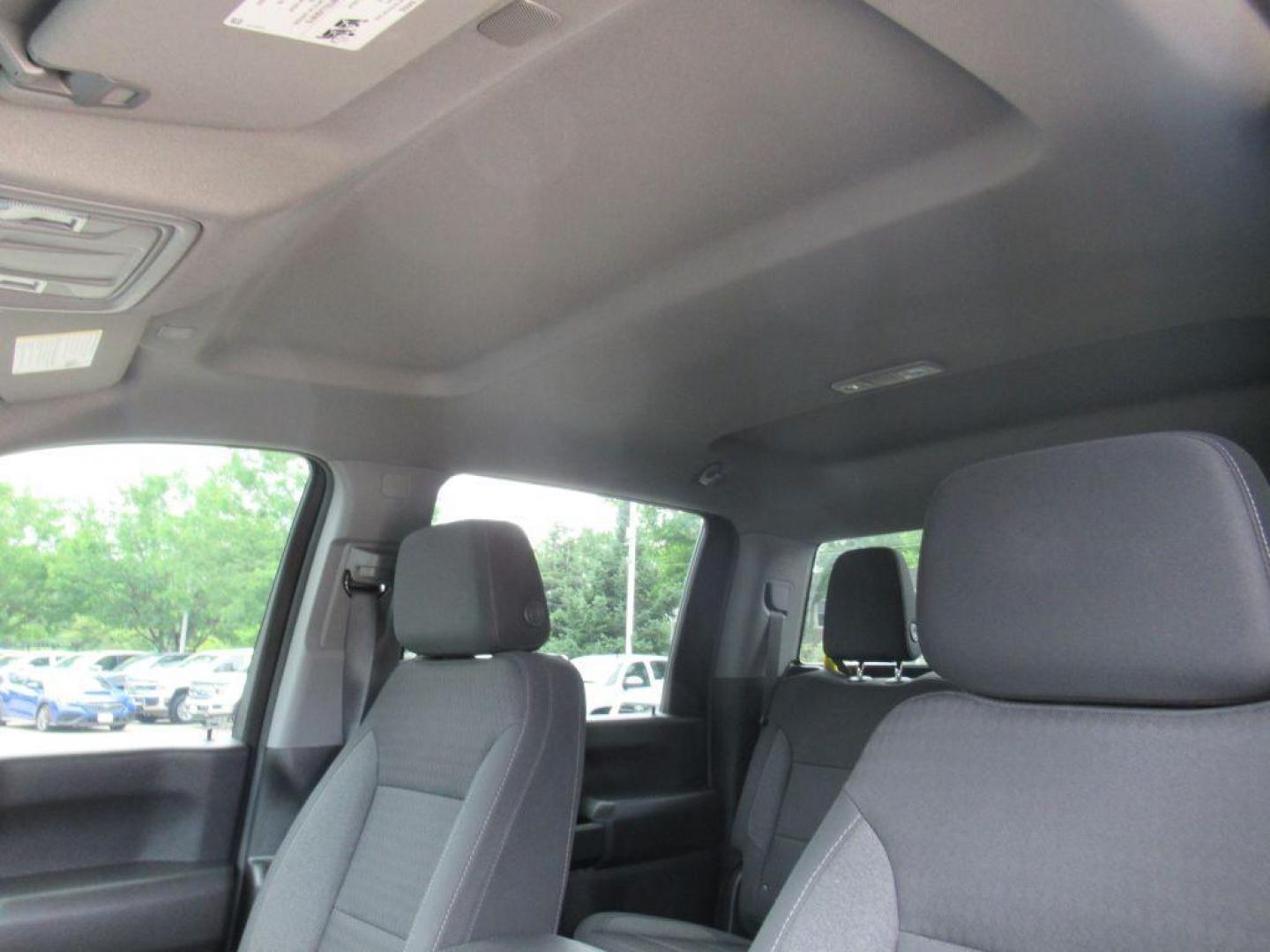 2024 BLACK CHEVROLET SILVERADO 2500 CUSTOM (1GC4YMEY2RF) with an 6.6L engine, Automatic transmission, located at 908 SE 14th Street, Des Moines, IA, 50317, (515) 281-0330, 41.580303, -93.597046 - Photo#17