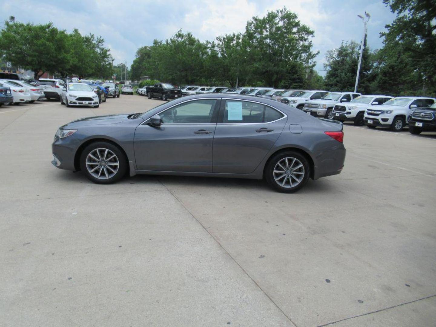 2018 SILVER ACURA TLX TECH (19UUB1F50JA) with an 2.4L engine, Continuously Variable transmission, located at 908 SE 14th Street, Des Moines, IA, 50317, (515) 281-0330, 41.580303, -93.597046 - Photo#7