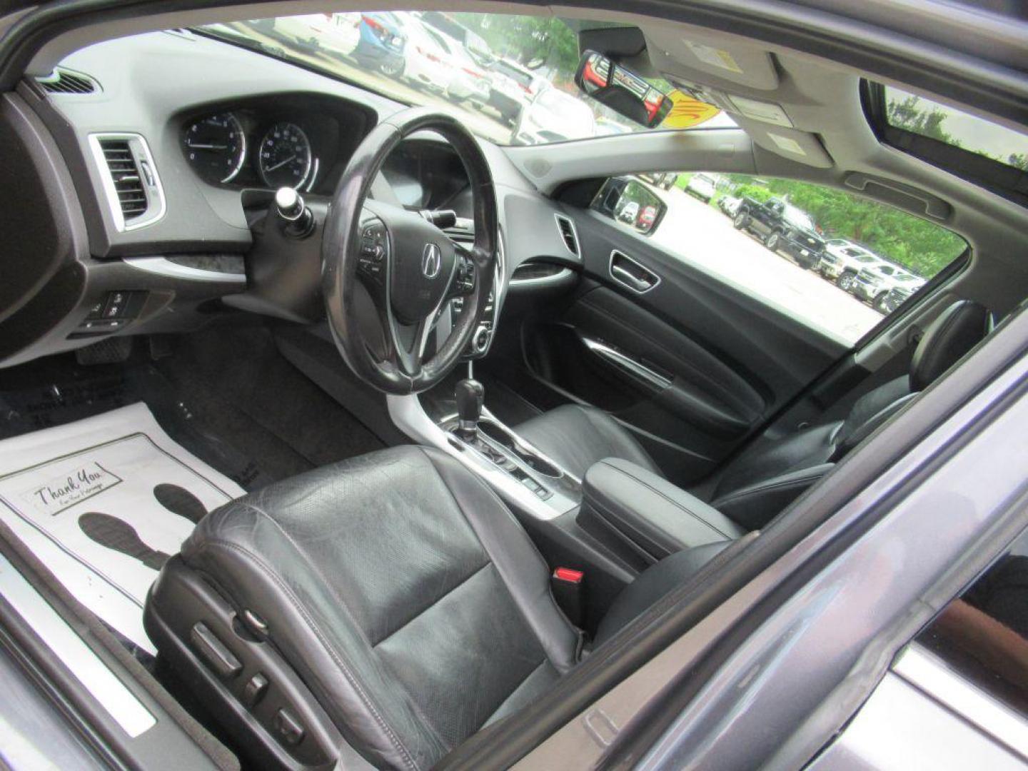 2018 SILVER ACURA TLX TECH (19UUB1F50JA) with an 2.4L engine, Continuously Variable transmission, located at 908 SE 14th Street, Des Moines, IA, 50317, (515) 281-0330, 41.580303, -93.597046 - Photo#26