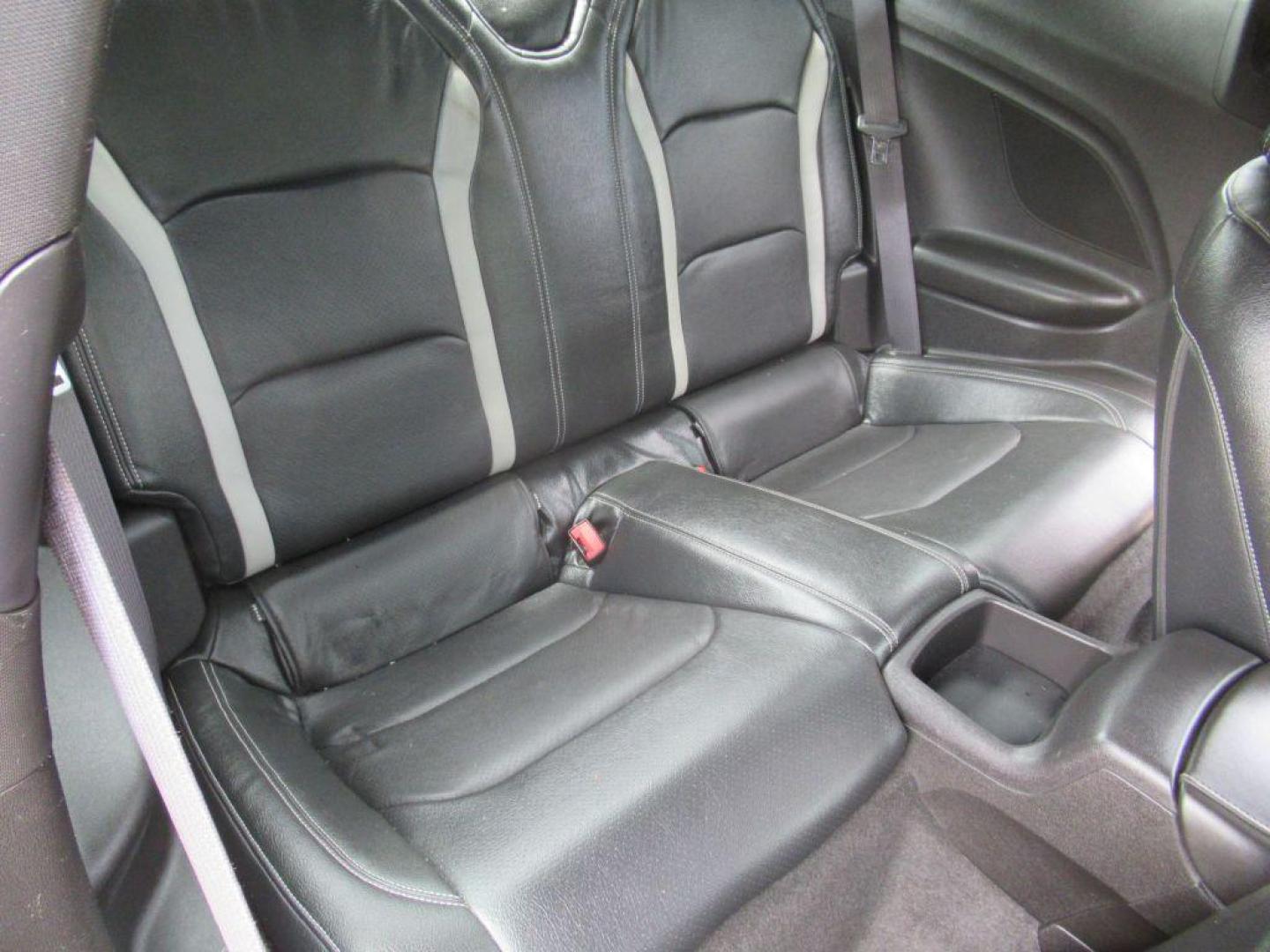 2016 GRAY CHEVROLET CAMARO LT (1G1FB1RS9G0) with an 3.6L engine, Automatic transmission, located at 908 SE 14th Street, Des Moines, IA, 50317, (515) 281-0330, 41.580303, -93.597046 - Photo#12