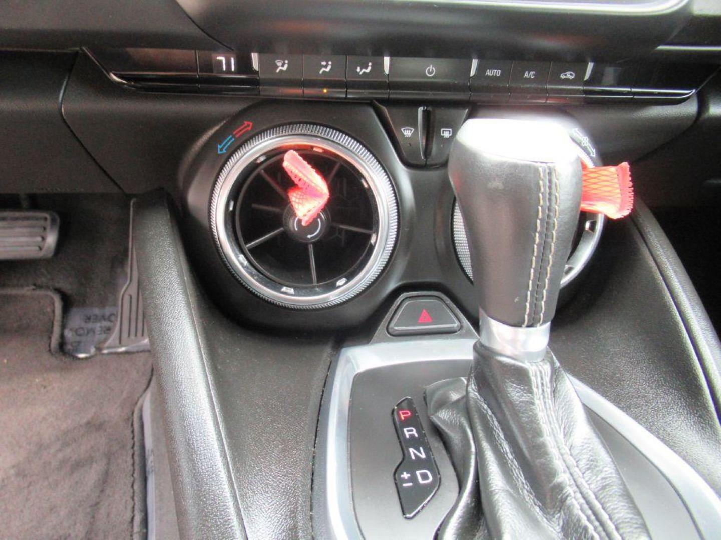 2016 GRAY CHEVROLET CAMARO LT (1G1FB1RS9G0) with an 3.6L engine, Automatic transmission, located at 908 SE 14th Street, Des Moines, IA, 50317, (515) 281-0330, 41.580303, -93.597046 - Photo#18