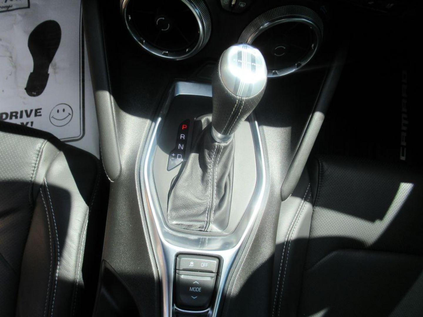 2023 WHITE CHEVROLET CAMARO SS (1G1FH1R70P0) with an 6.2L engine, Automatic transmission, located at 908 SE 14th Street, Des Moines, IA, 50317, (515) 281-0330, 41.580303, -93.597046 - Photo#15