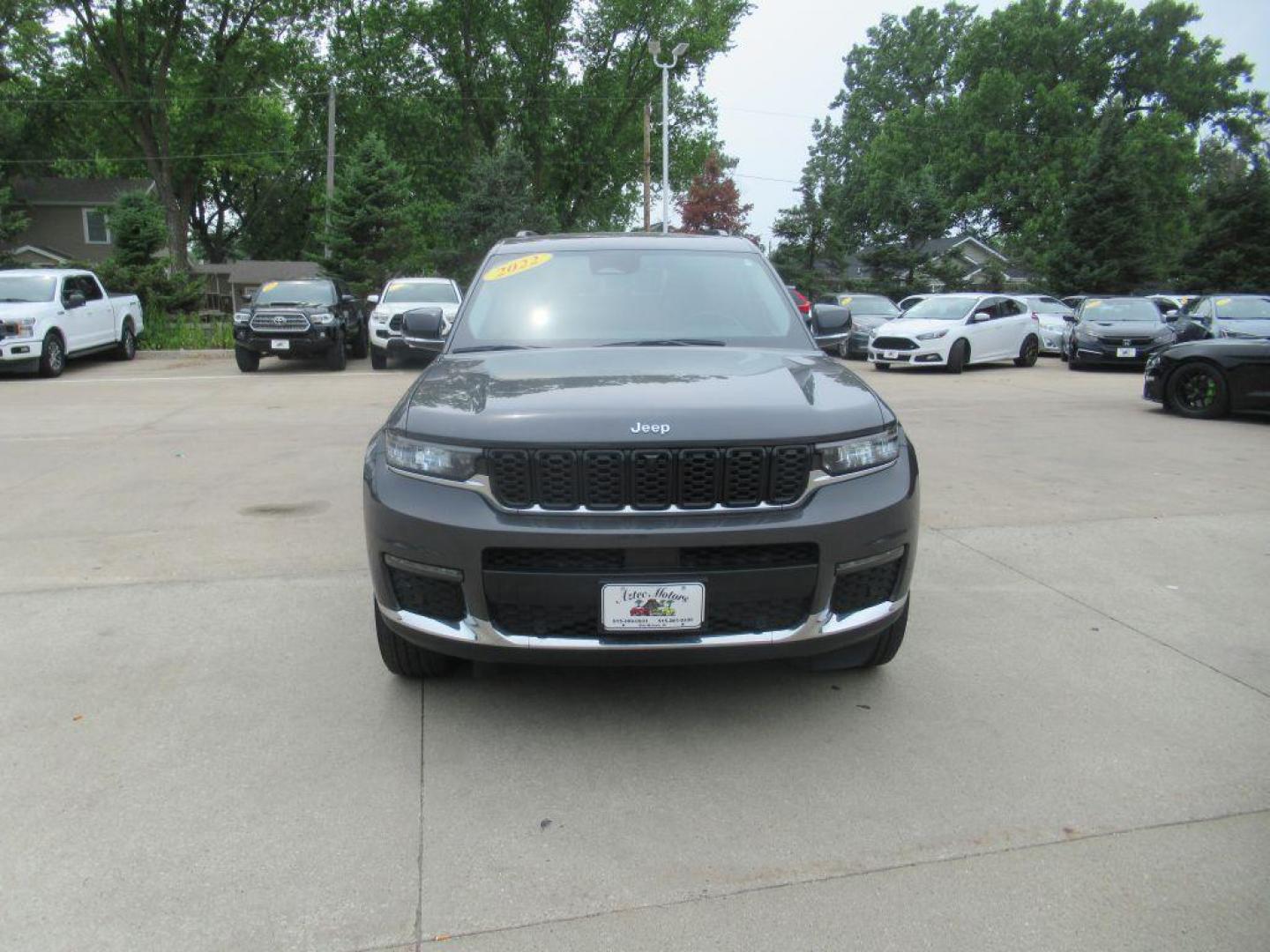 2022 GRAY JEEP GRAND CHEROKEE L LIMITED (1C4RJKBGXN8) with an 3.6L engine, Automatic transmission, located at 908 SE 14th Street, Des Moines, IA, 50317, (515) 281-0330, 41.580303, -93.597046 - Photo#1