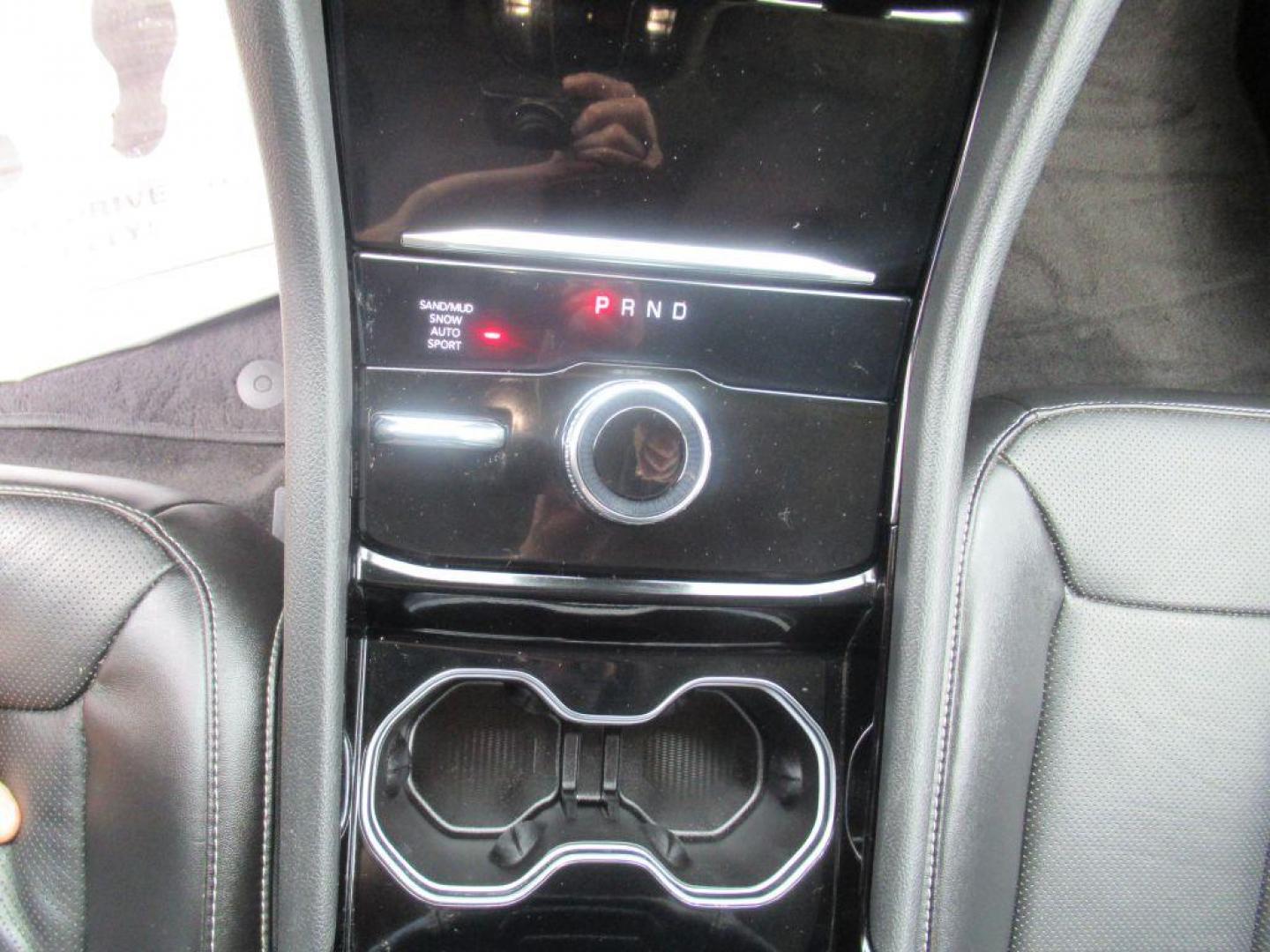 2022 GRAY JEEP GRAND CHEROKEE L LIMITED (1C4RJKBGXN8) with an 3.6L engine, Automatic transmission, located at 908 SE 14th Street, Des Moines, IA, 50317, (515) 281-0330, 41.580303, -93.597046 - Photo#21