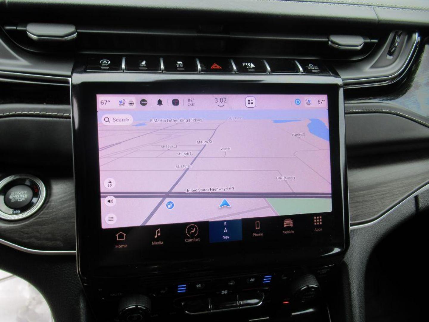 2022 GRAY JEEP GRAND CHEROKEE L LIMITED (1C4RJKBGXN8) with an 3.6L engine, Automatic transmission, located at 908 SE 14th Street, Des Moines, IA, 50317, (515) 281-0330, 41.580303, -93.597046 - Photo#23