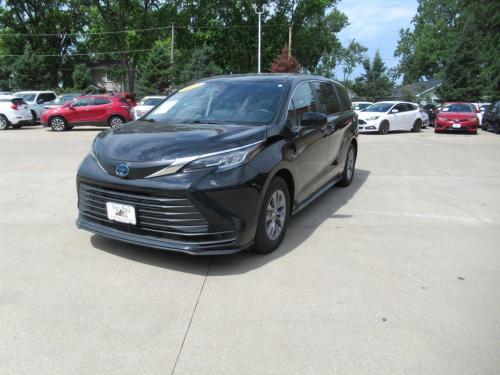 2022 TOYOTA SIENNA LE