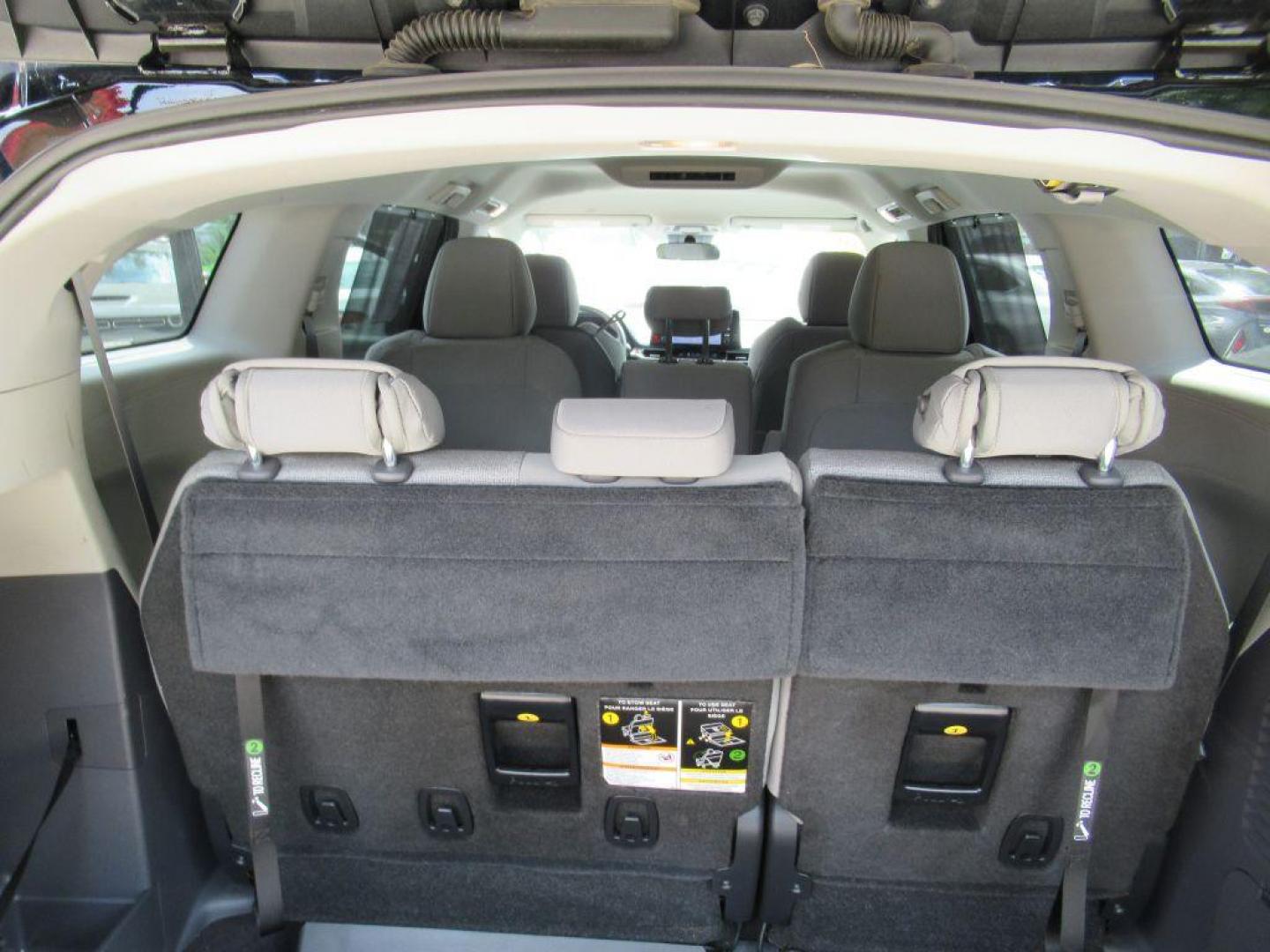2022 BLACK TOYOTA SIENNA LE (5TDKSKFC5NS) with an 2.5L engine, Continuously Variable transmission, located at 908 SE 14th Street, Des Moines, IA, 50317, (515) 281-0330, 41.580303, -93.597046 - Photo#13