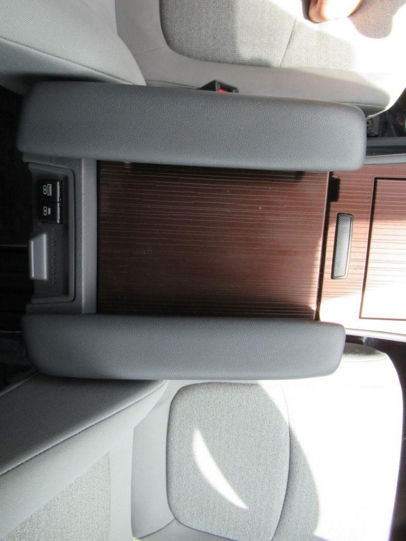 2022 BLACK TOYOTA SIENNA LE (5TDKSKFC5NS) with an 2.5L engine, Continuously Variable transmission, located at 908 SE 14th Street, Des Moines, IA, 50317, (515) 281-0330, 41.580303, -93.597046 - Photo#17
