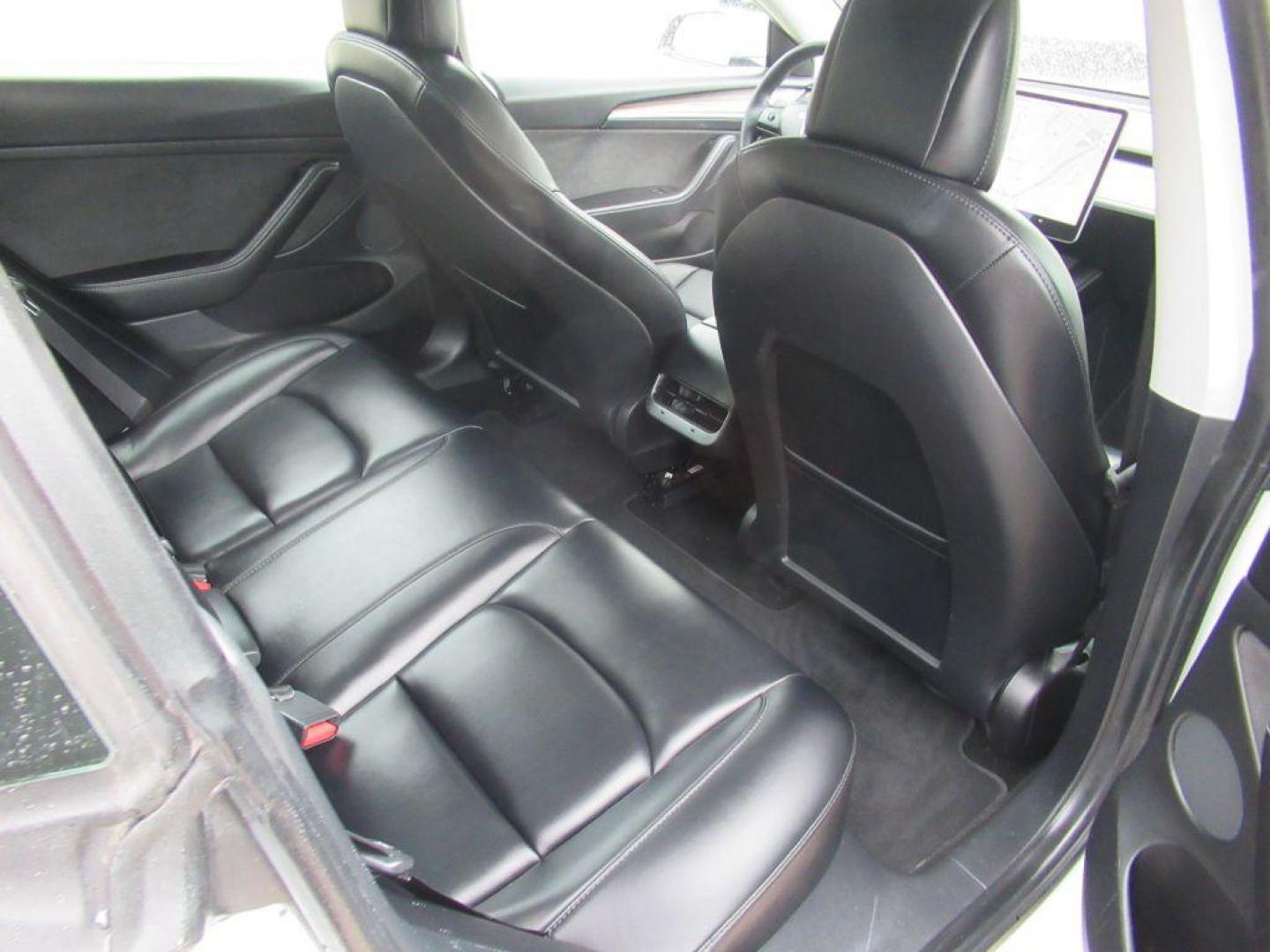 2021 WHITE TESLA MODEL 3 (5YJ3E1EB4MF) , Continuously Variable transmission, located at 908 SE 14th Street, Des Moines, IA, 50317, (515) 281-0330, 41.580303, -93.597046 - Photo#14