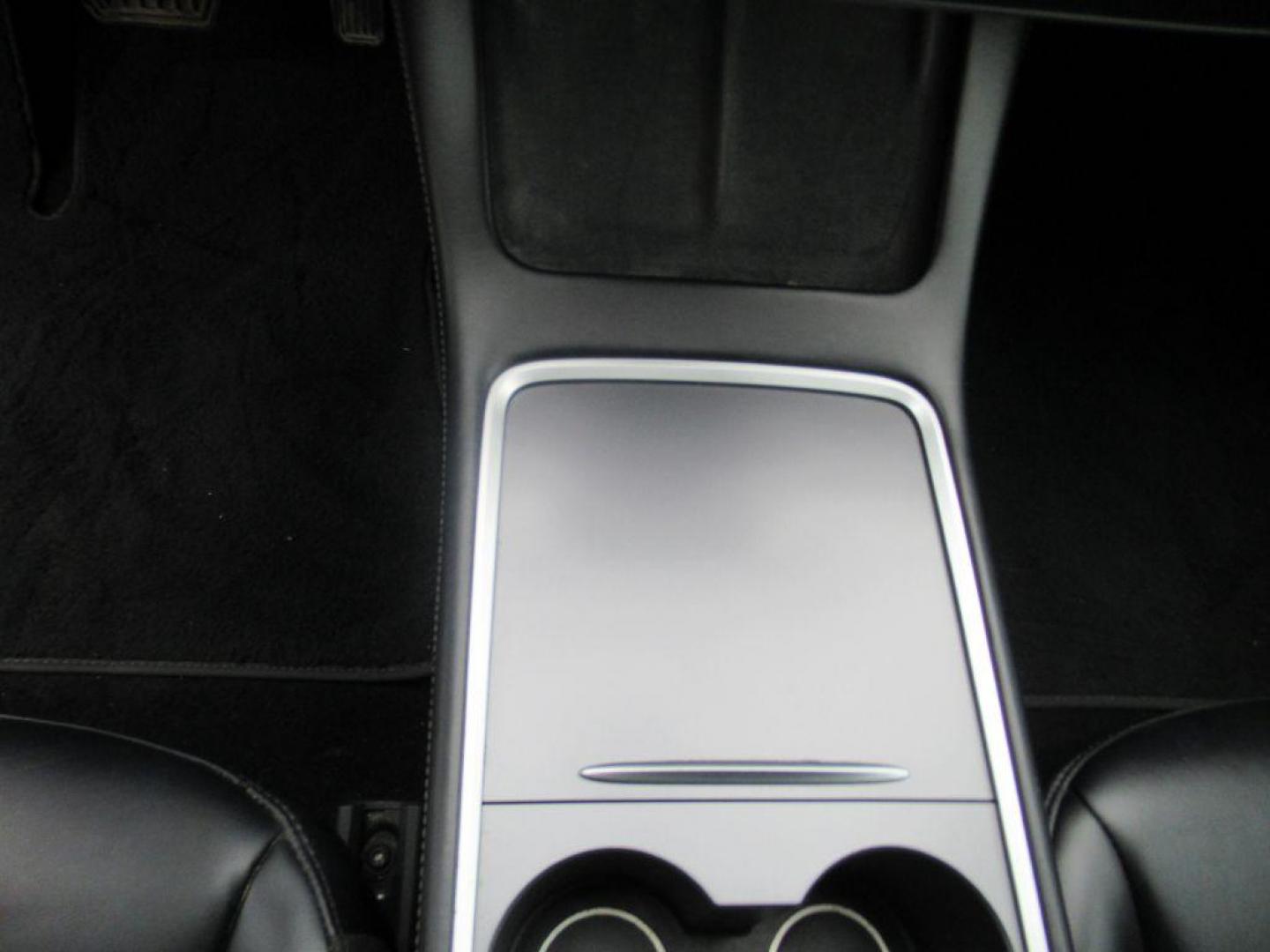 2021 WHITE TESLA MODEL 3 (5YJ3E1EB4MF) , Continuously Variable transmission, located at 908 SE 14th Street, Des Moines, IA, 50317, (515) 281-0330, 41.580303, -93.597046 - Photo#19