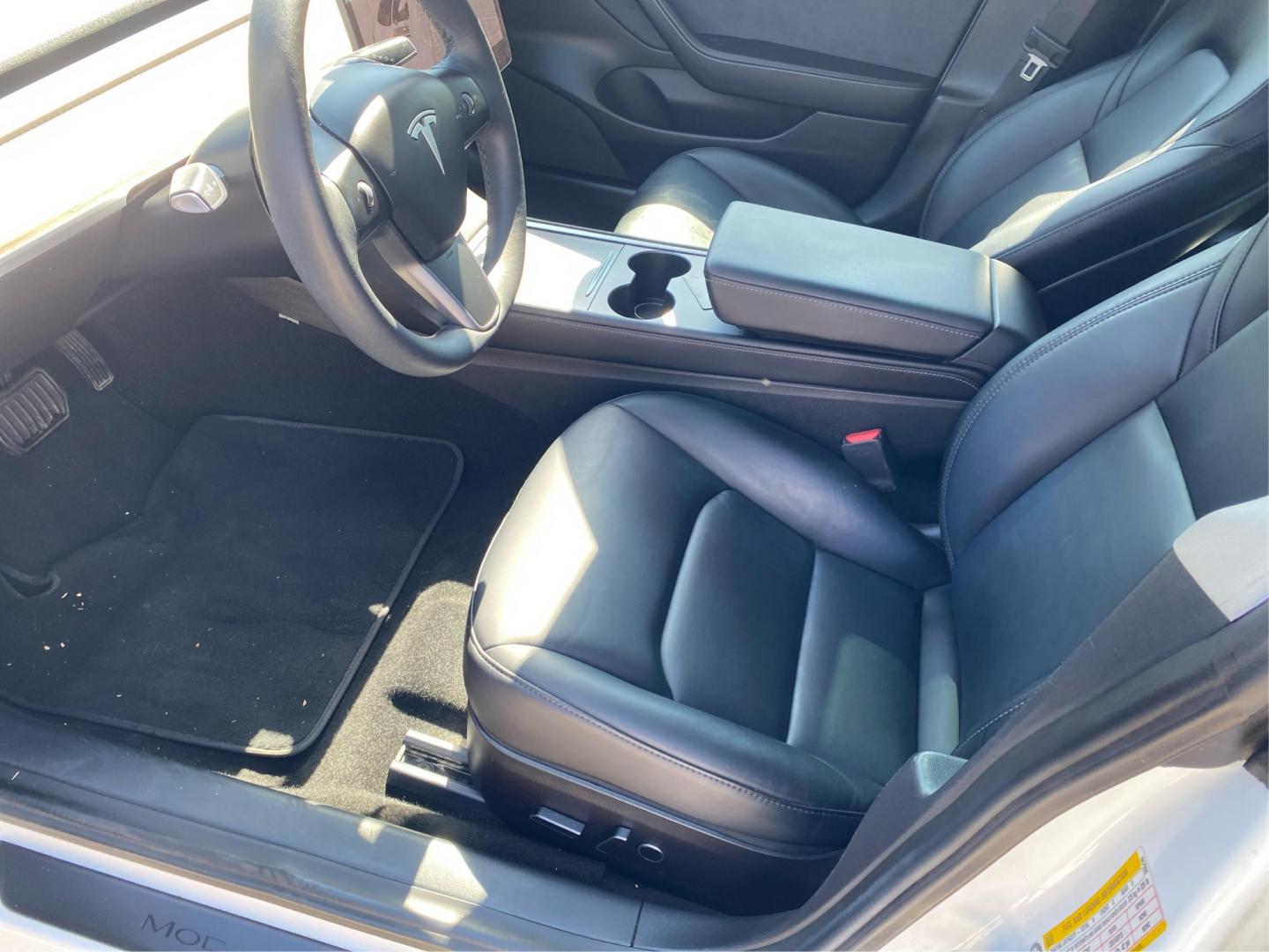 2021 WHITE TESLA MODEL 3 (5YJ3E1EB4MF) , Continuously Variable transmission, located at 908 SE 14th Street, Des Moines, IA, 50317, (515) 281-0330, 41.580303, -93.597046 - Photo#8