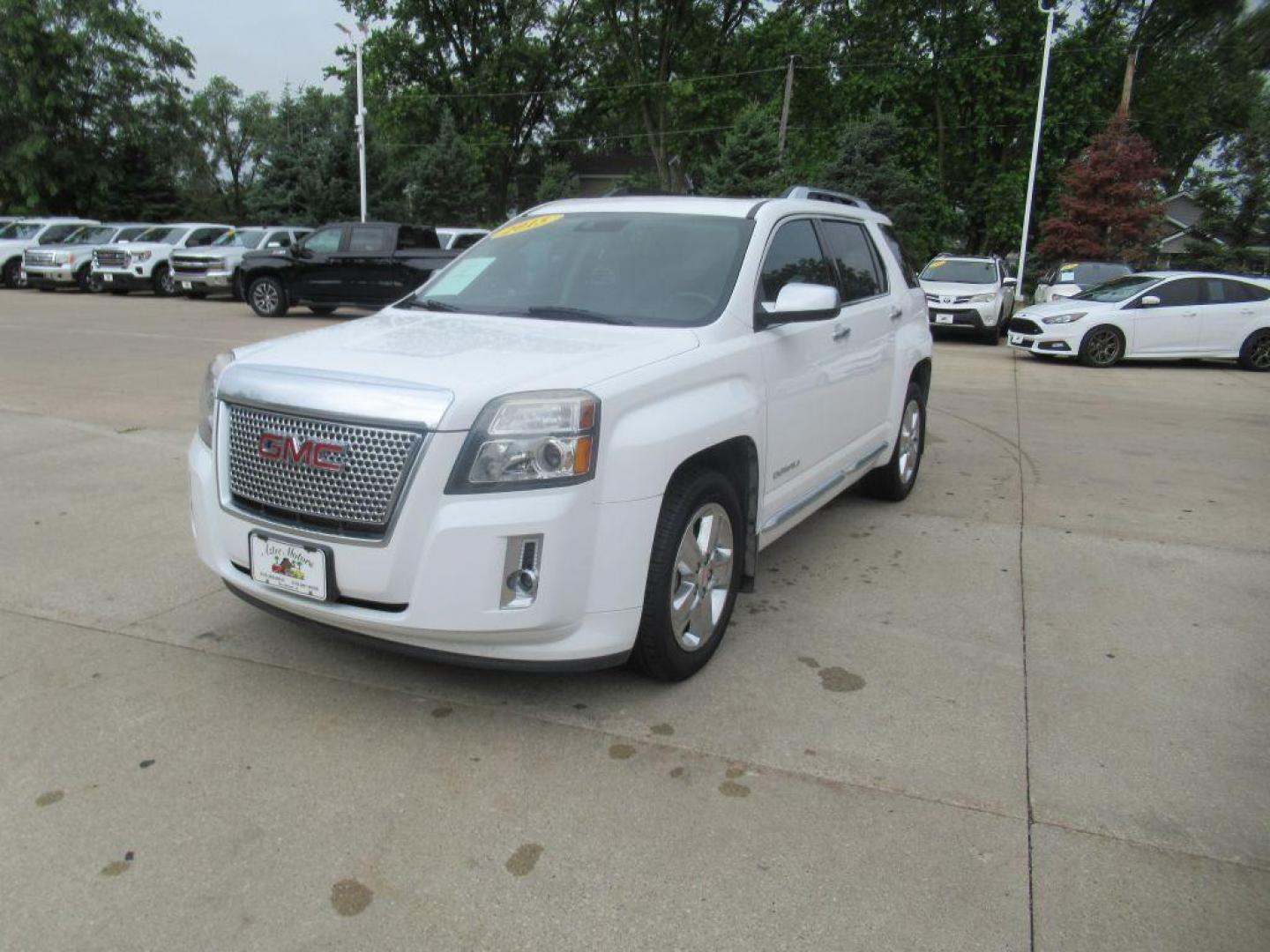 2015 WHITE GMC TERRAIN DENALI (2GKFLZEK5F6) with an 2.4L engine, Automatic transmission, located at 908 SE 14th Street, Des Moines, IA, 50317, (515) 281-0330, 41.580303, -93.597046 - Photo#0