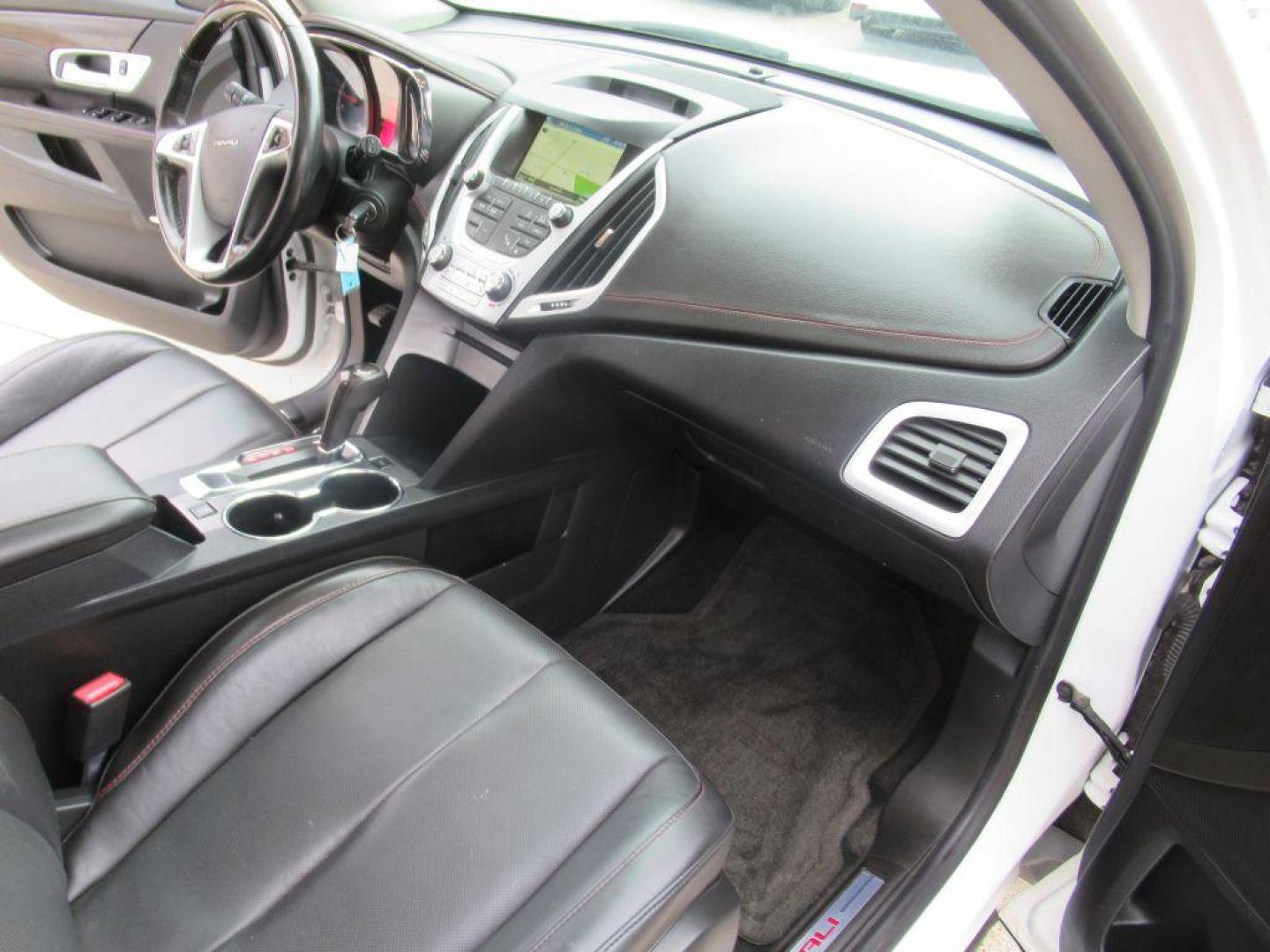 2015 WHITE GMC TERRAIN DENALI (2GKFLZEK5F6) with an 2.4L engine, Automatic transmission, located at 908 SE 14th Street, Des Moines, IA, 50317, (515) 281-0330, 41.580303, -93.597046 - Photo#13