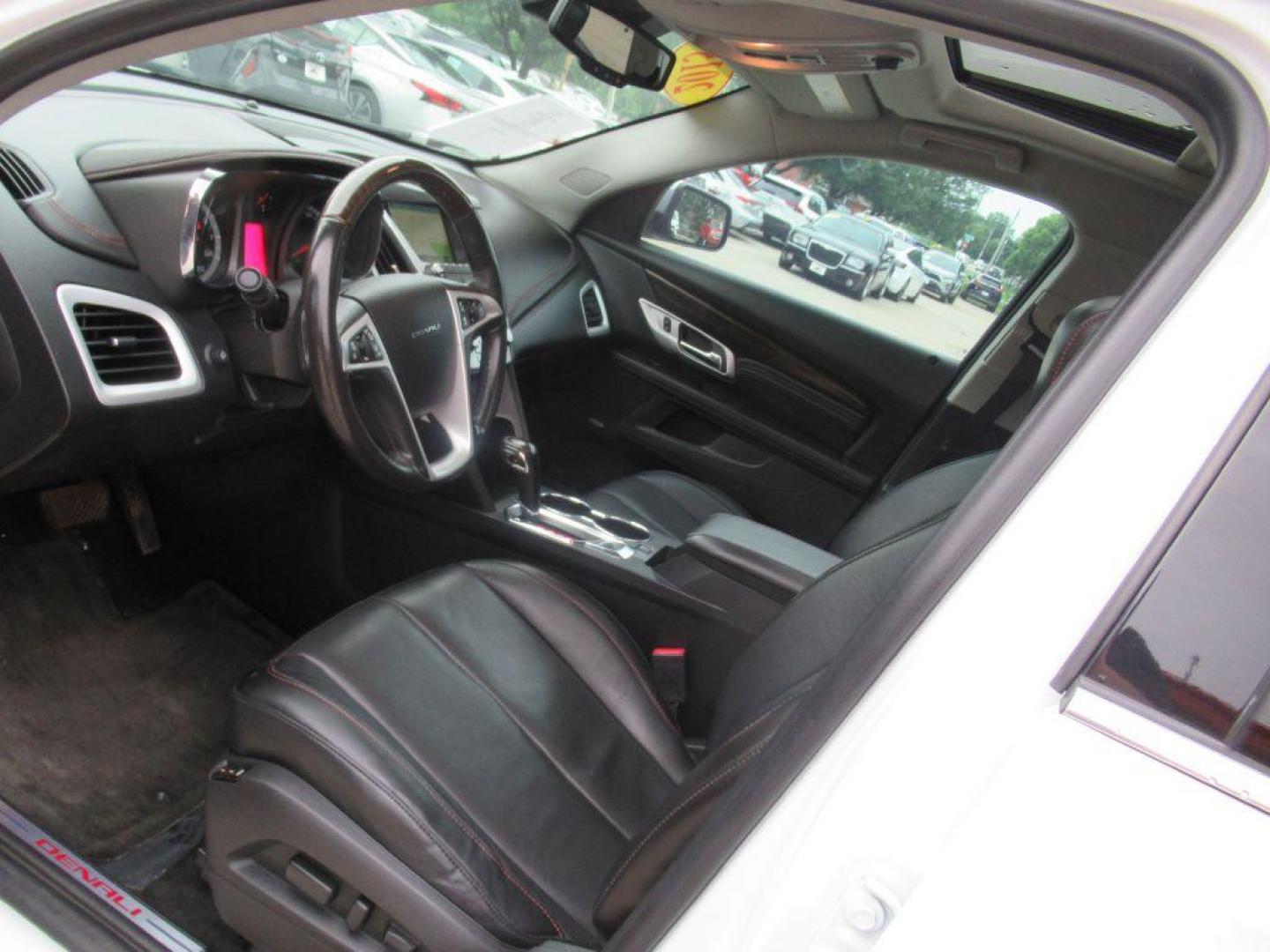 2015 WHITE GMC TERRAIN DENALI (2GKFLZEK5F6) with an 2.4L engine, Automatic transmission, located at 908 SE 14th Street, Des Moines, IA, 50317, (515) 281-0330, 41.580303, -93.597046 - Photo#24