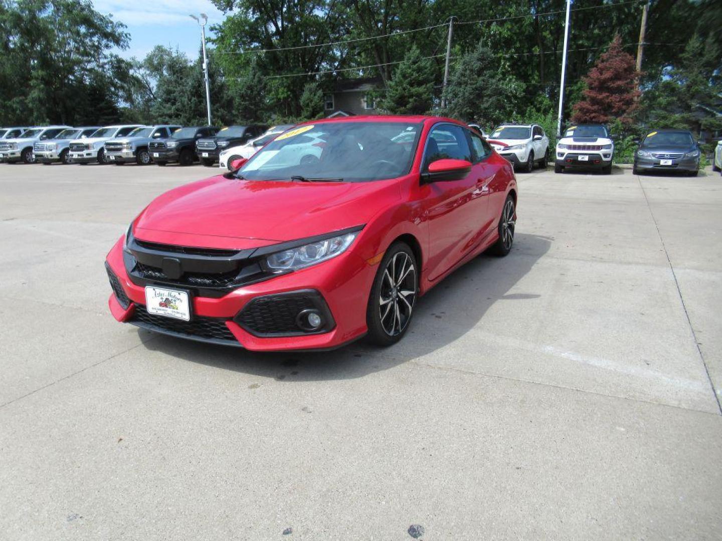 2017 RED HONDA CIVIC SI (2HGFC3A58HH) with an 1.5L engine, 6-Speed Manual transmission, located at 908 SE 14th Street, Des Moines, IA, 50317, (515) 281-0330, 41.580303, -93.597046 - Photo#0