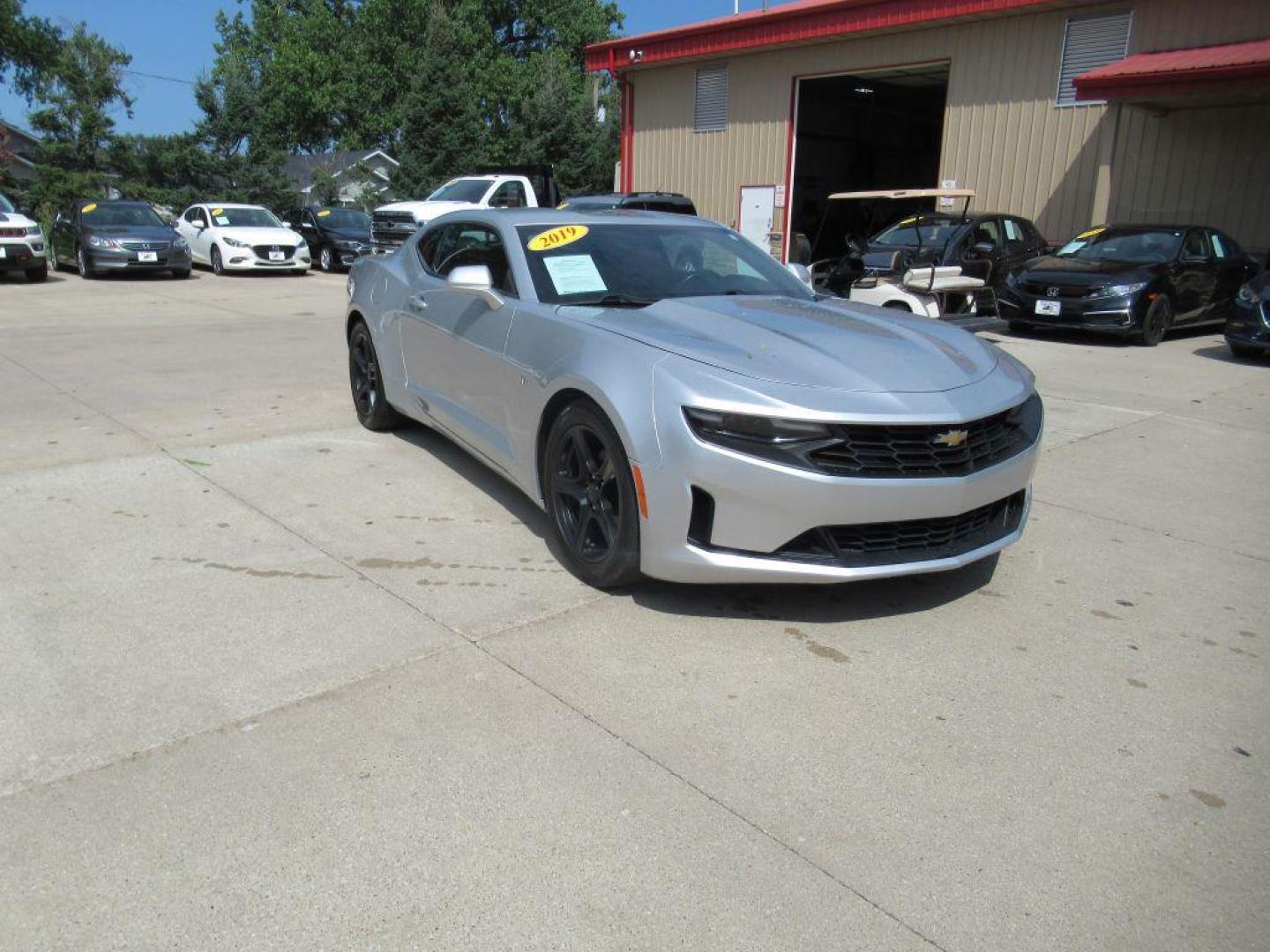 2019 SILVER CHEVROLET CAMARO LS (1G1FB1RS4K0) with an 3.6L engine, Automatic transmission, located at 908 SE 14th Street, Des Moines, IA, 50317, (515) 281-0330, 41.580303, -93.597046 - Photo#2