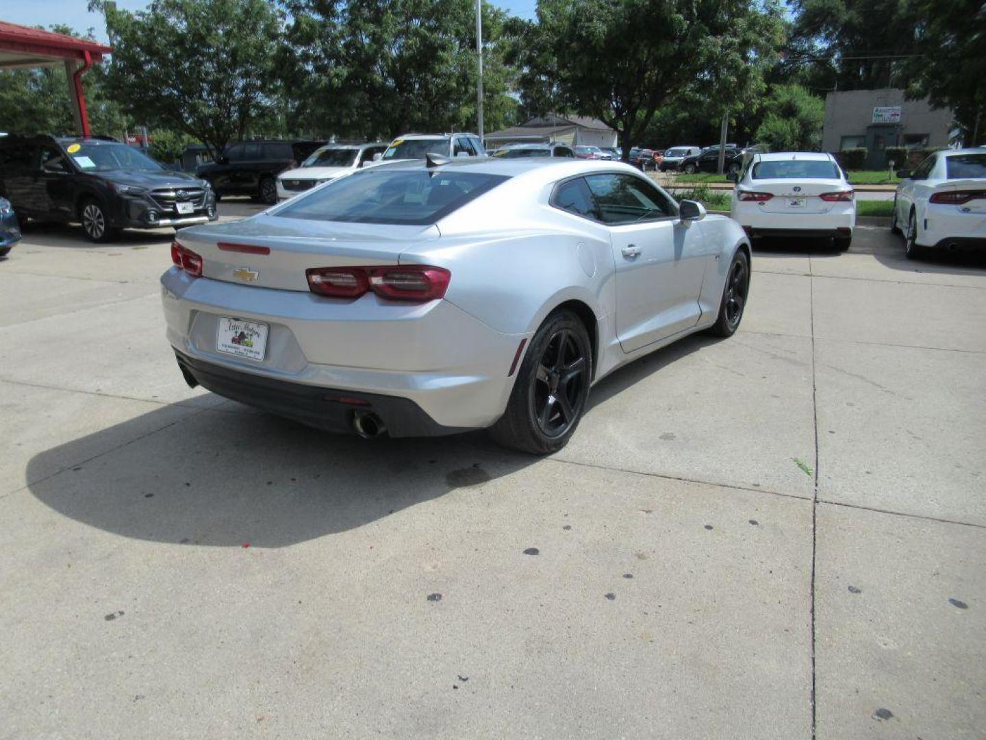 2019 SILVER CHEVROLET CAMARO LS (1G1FB1RS4K0) with an 3.6L engine, Automatic transmission, located at 908 SE 14th Street, Des Moines, IA, 50317, (515) 281-0330, 41.580303, -93.597046 - Photo#4