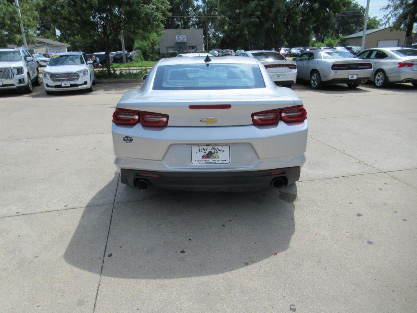 2019 SILVER CHEVROLET CAMARO LS (1G1FB1RS4K0) with an 3.6L engine, Automatic transmission, located at 908 SE 14th Street, Des Moines, IA, 50317, (515) 281-0330, 41.580303, -93.597046 - Photo#5